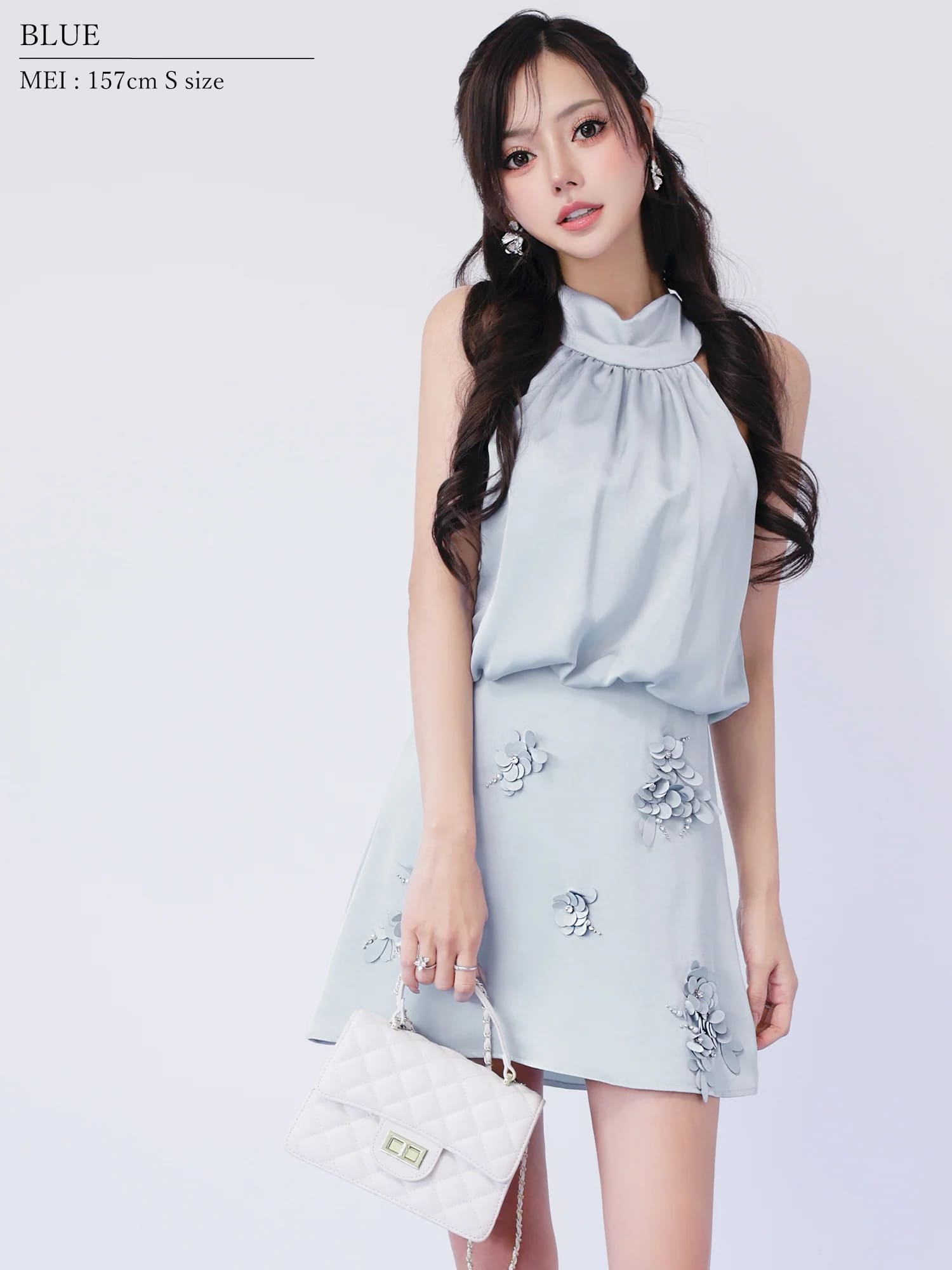 ホルターネック リボン ウエストマーク フラワーレース サテン ワンカラー フレアミニドレスのイメージ画像2