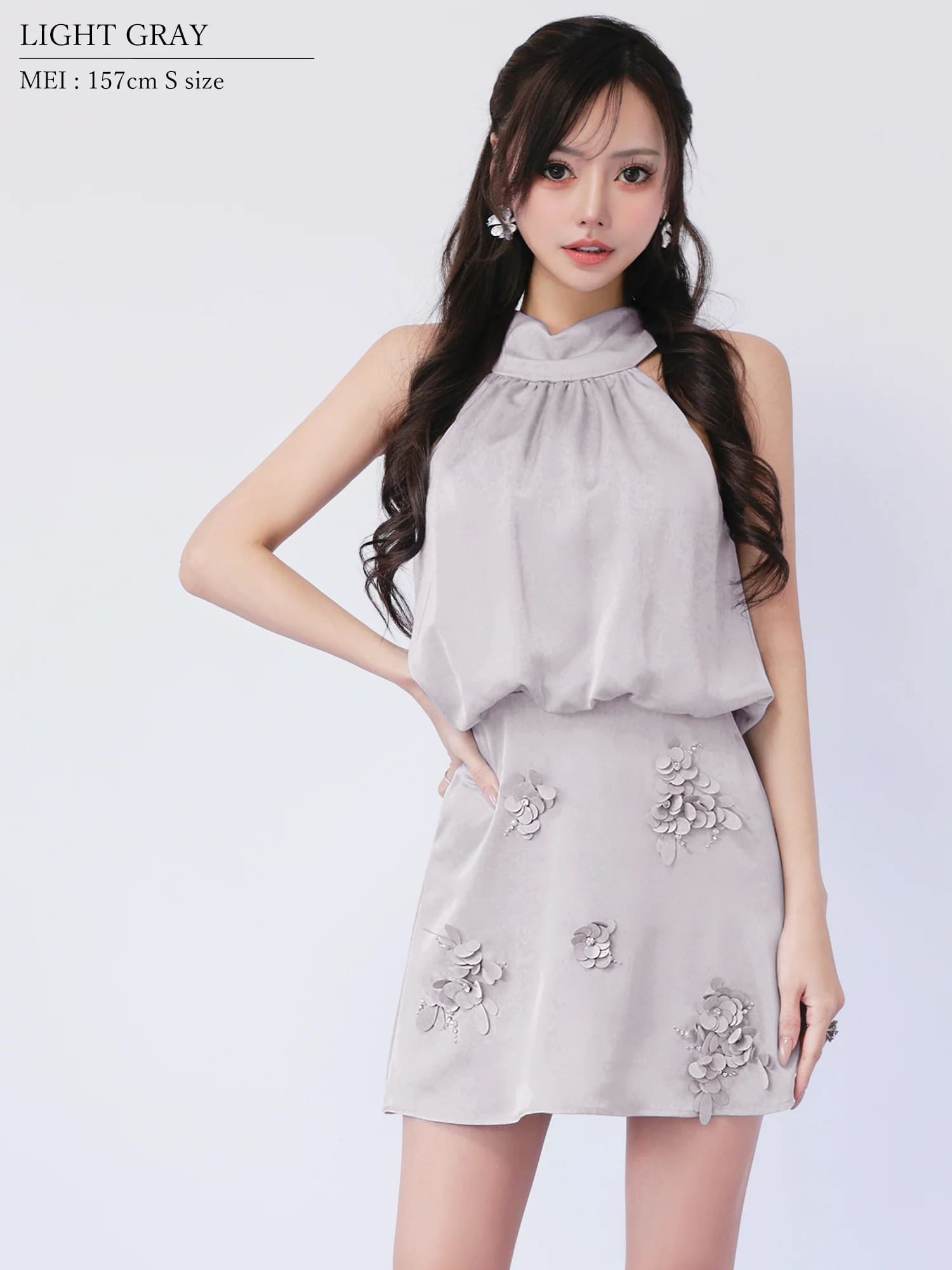 ホルターネック リボン ウエストマーク フラワーレース サテン ワンカラー フレアミニドレスのイメージ画像4