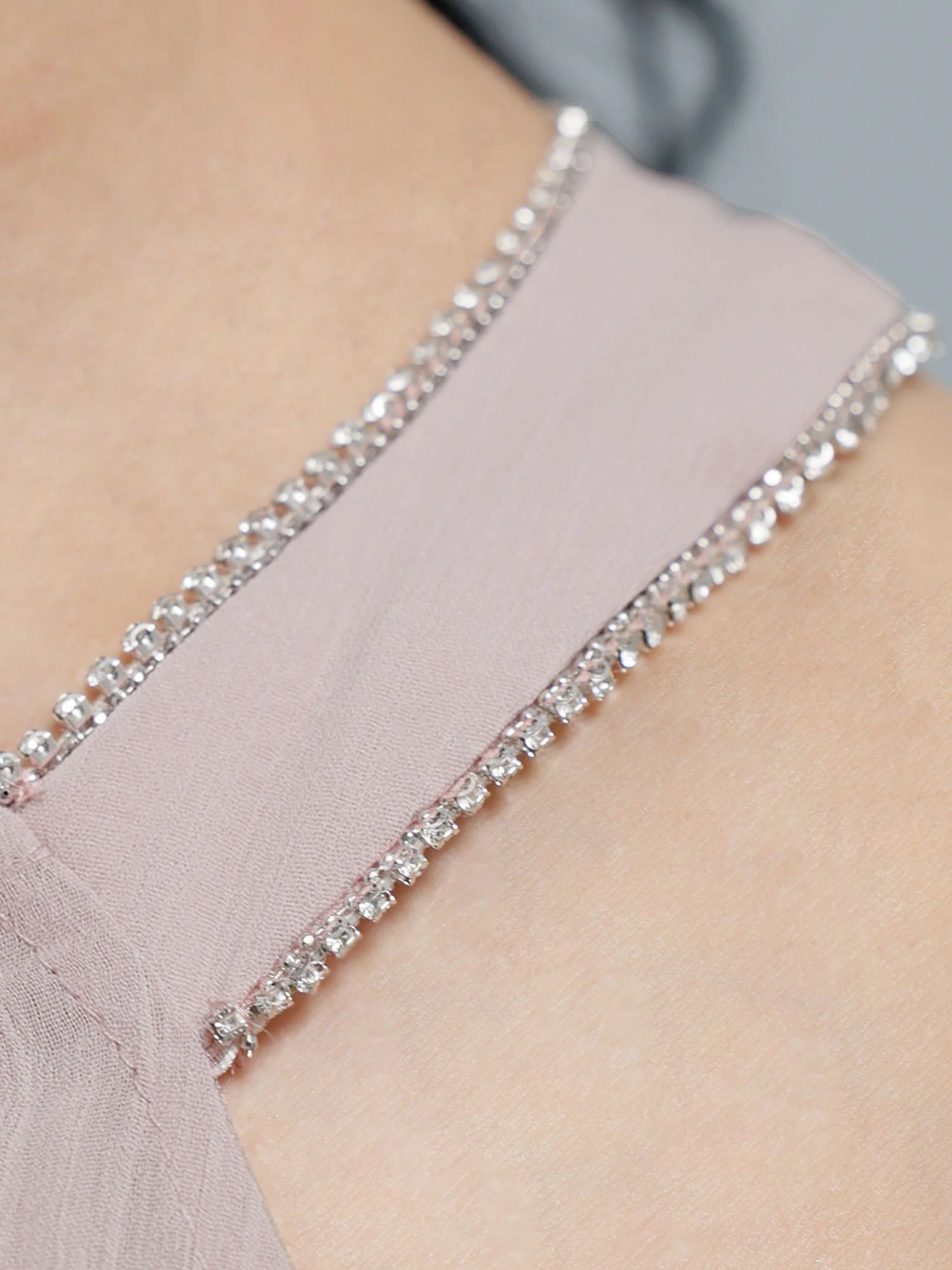 ホルターネック プリーツ リボン フラワーレース ビジュー Aラインロングドレスのイメージ画像10