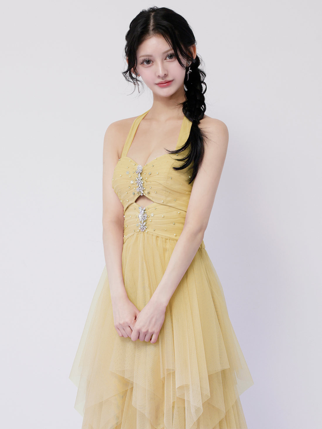 ホルターネック フロントビジュー ウエストカット フリル メッシュ ヘムライン ネックリボン Aラインロングドレスのイメージ画像6