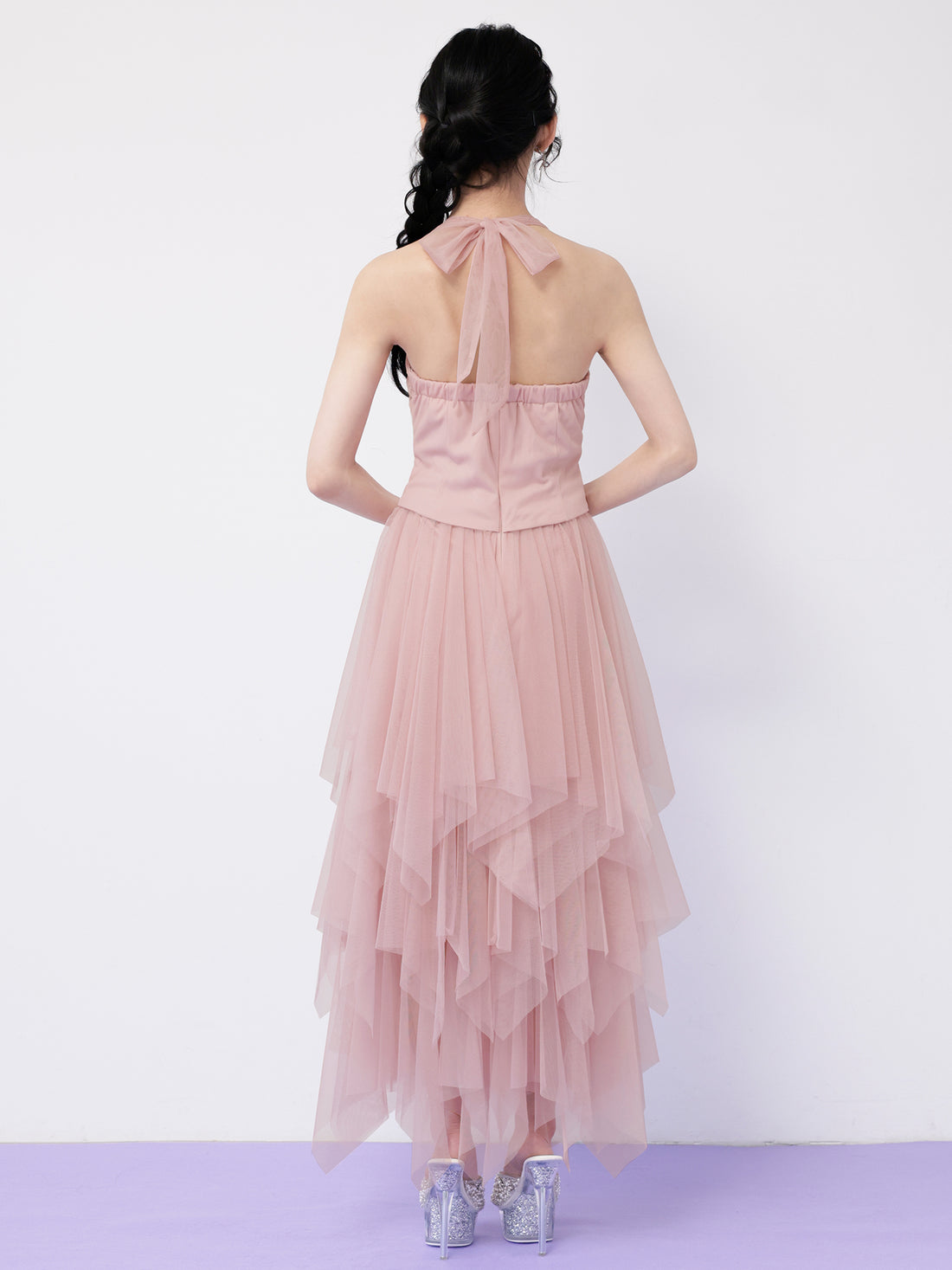 ホルターネック フロントビジュー ウエストカット フリル メッシュ ヘムライン ネックリボン Aラインロングドレスのイメージ画像10