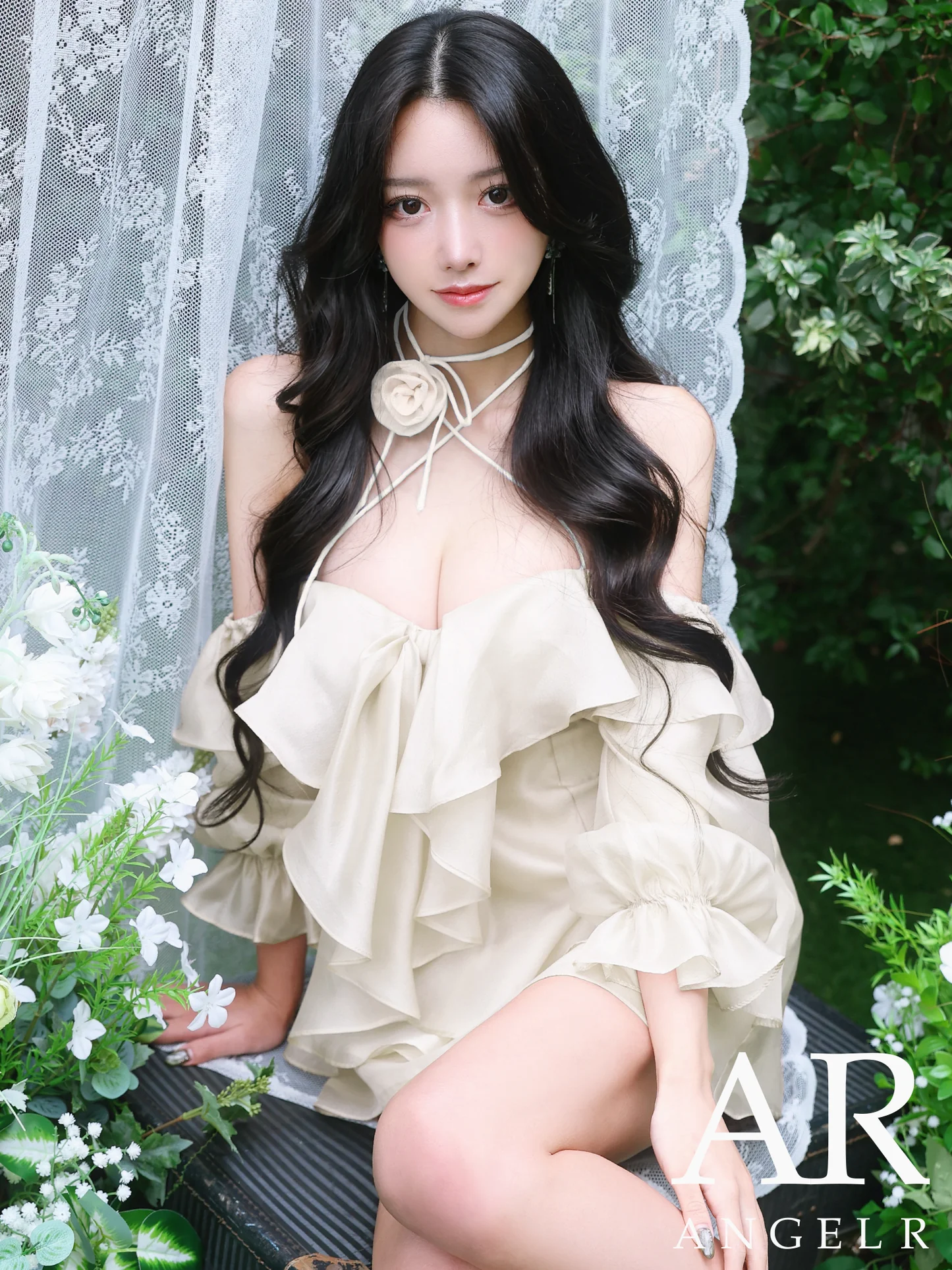 オフショルダー ネックストラップ フラワーモチーフ フリル 長袖 フェミニン フレアミニドレスのメイン画像