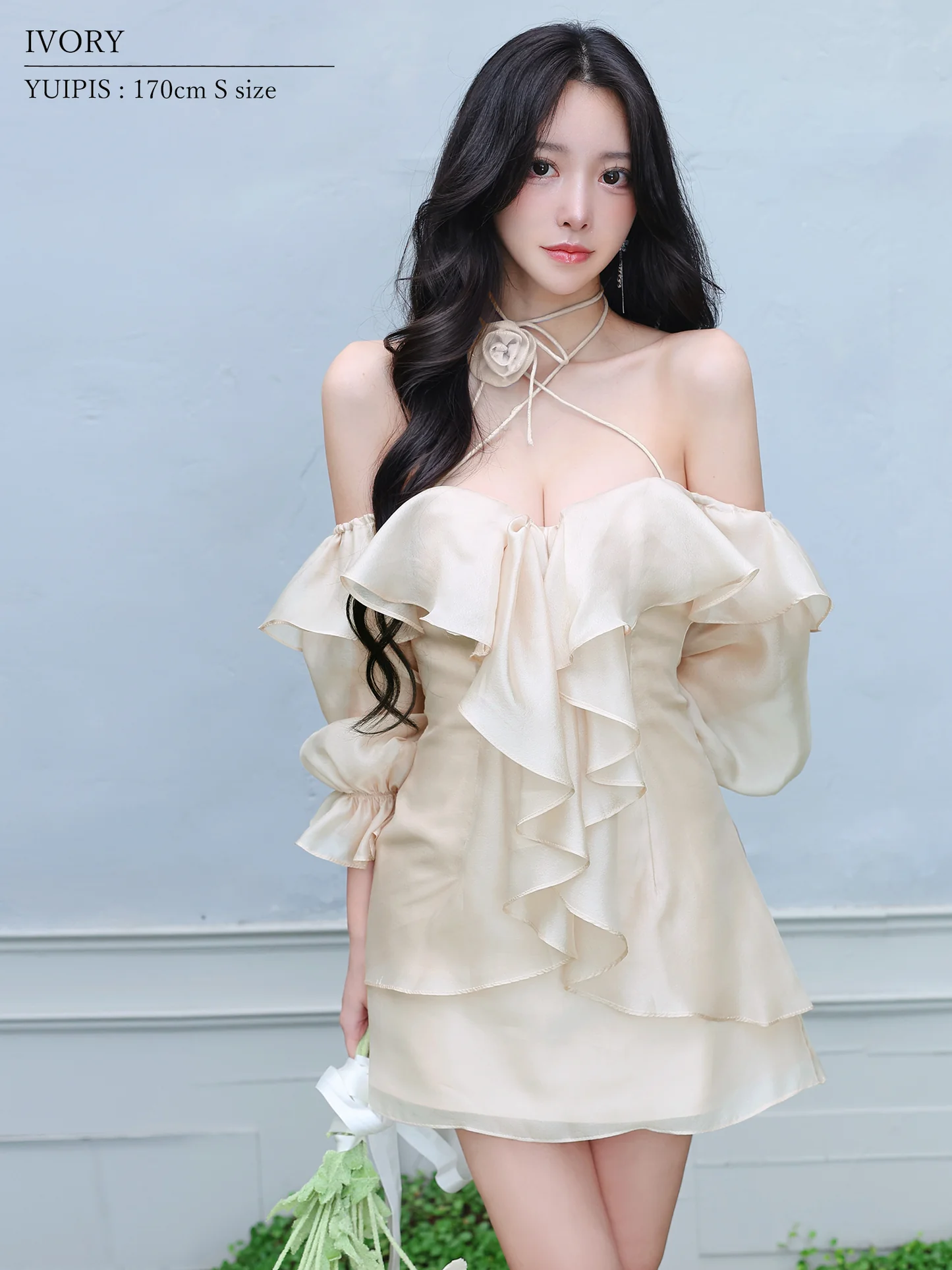 オフショルダー ネックストラップ フラワーモチーフ フリル 長袖 フェミニン フレアミニドレスのイメージ画像1