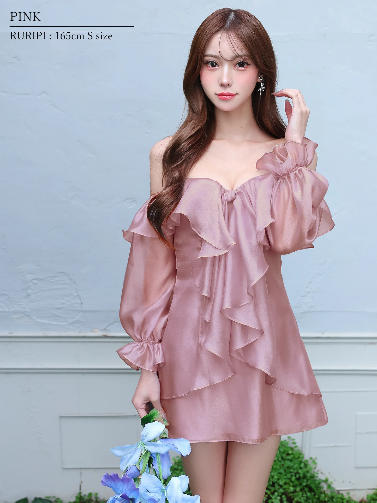 オフショルダー ネックストラップ フラワーモチーフ フリル 長袖 フェミニン フレアミニドレスのイメージ画像2