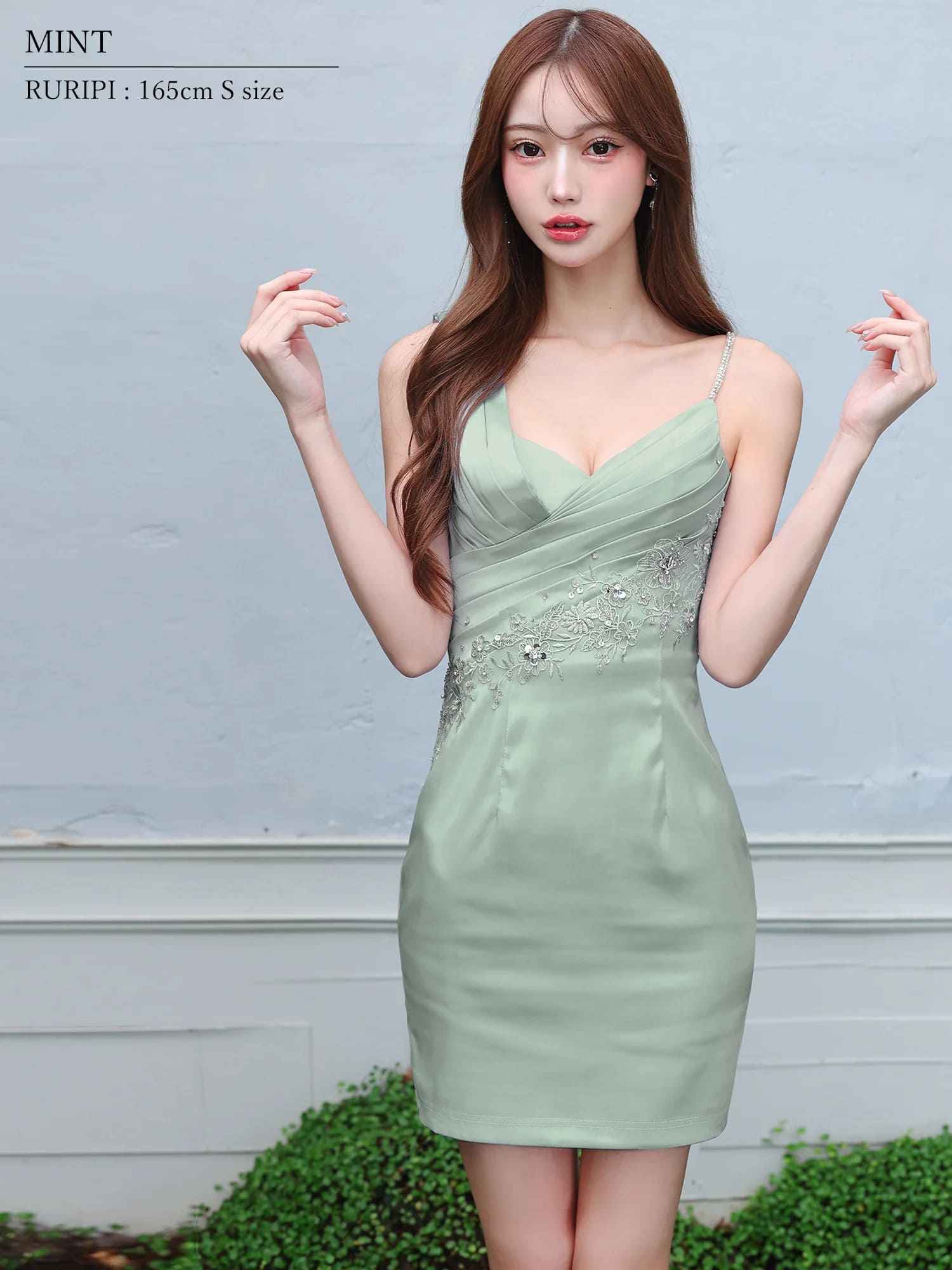 キャミソール ノースリーブ アシンメトリーデザイン バストタック フラワーレース ビジュー タイトミニドレスのイメージ画像4