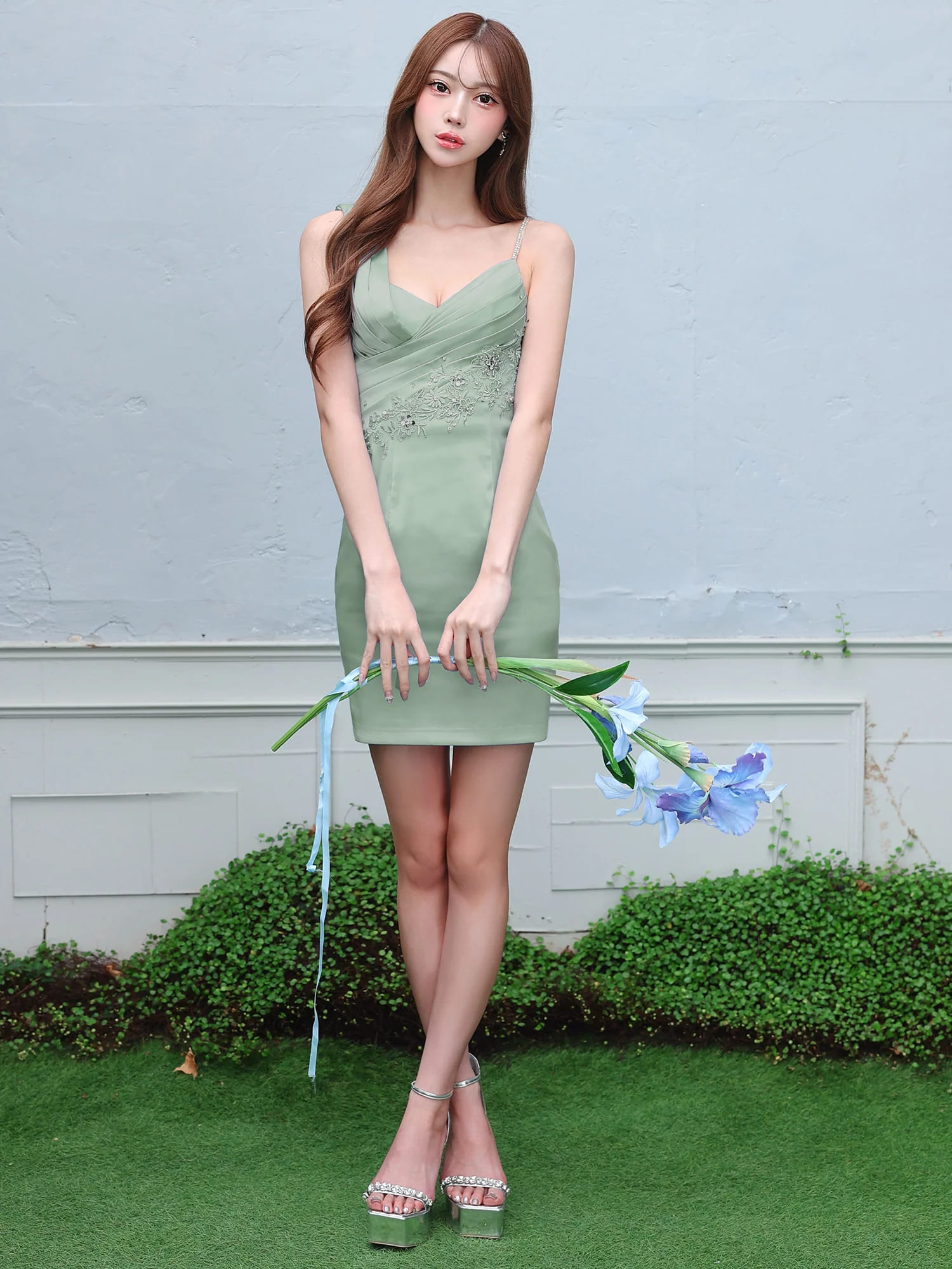 キャミソール ノースリーブ アシンメトリーデザイン バストタック フラワーレース ビジュー タイトミニドレスのイメージ画像5