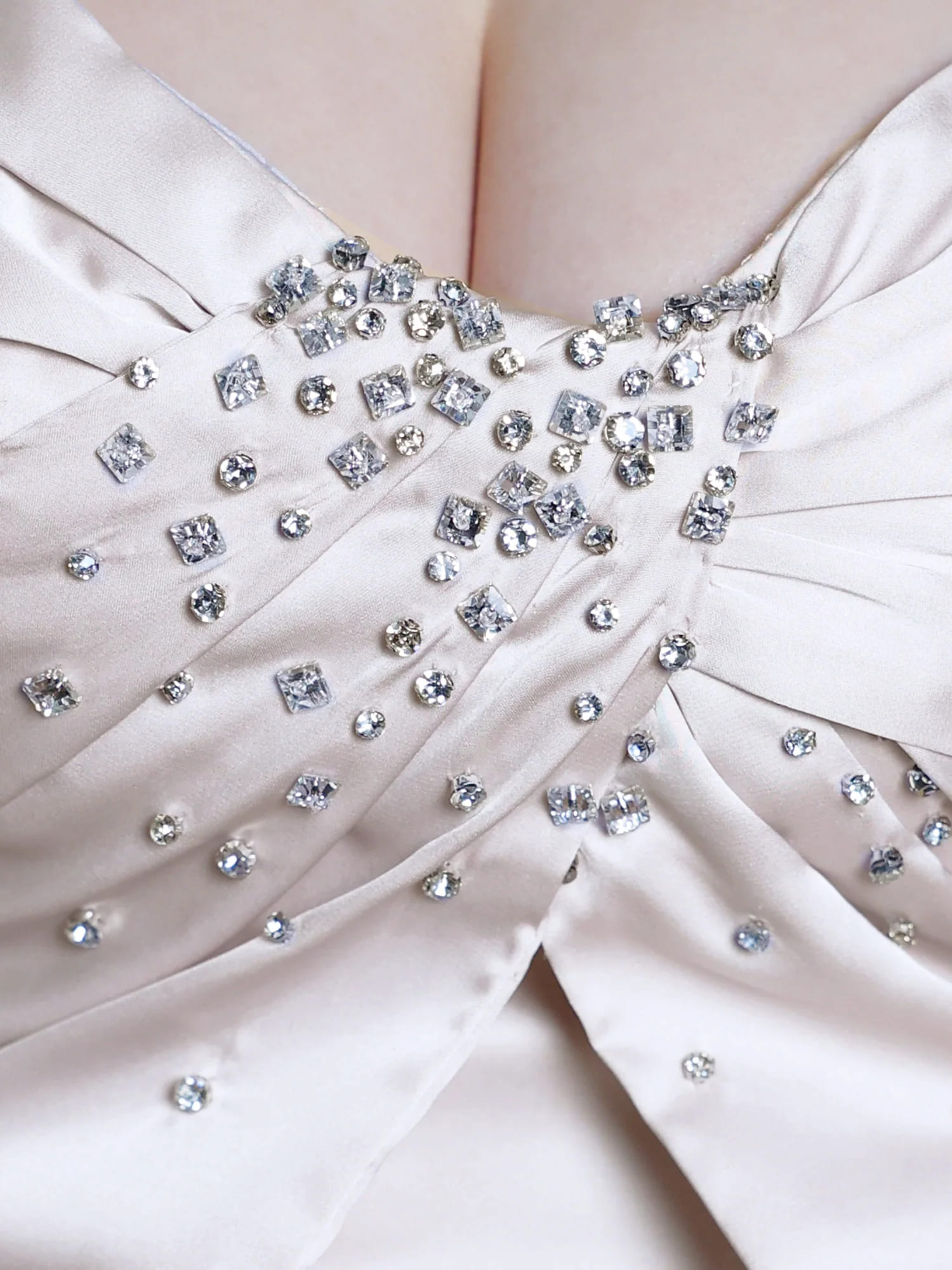 2way ベアトップ キャミソール ハートカット ツイストデザイン ビジュー パール Aラインロングドレスのイメージ画像11