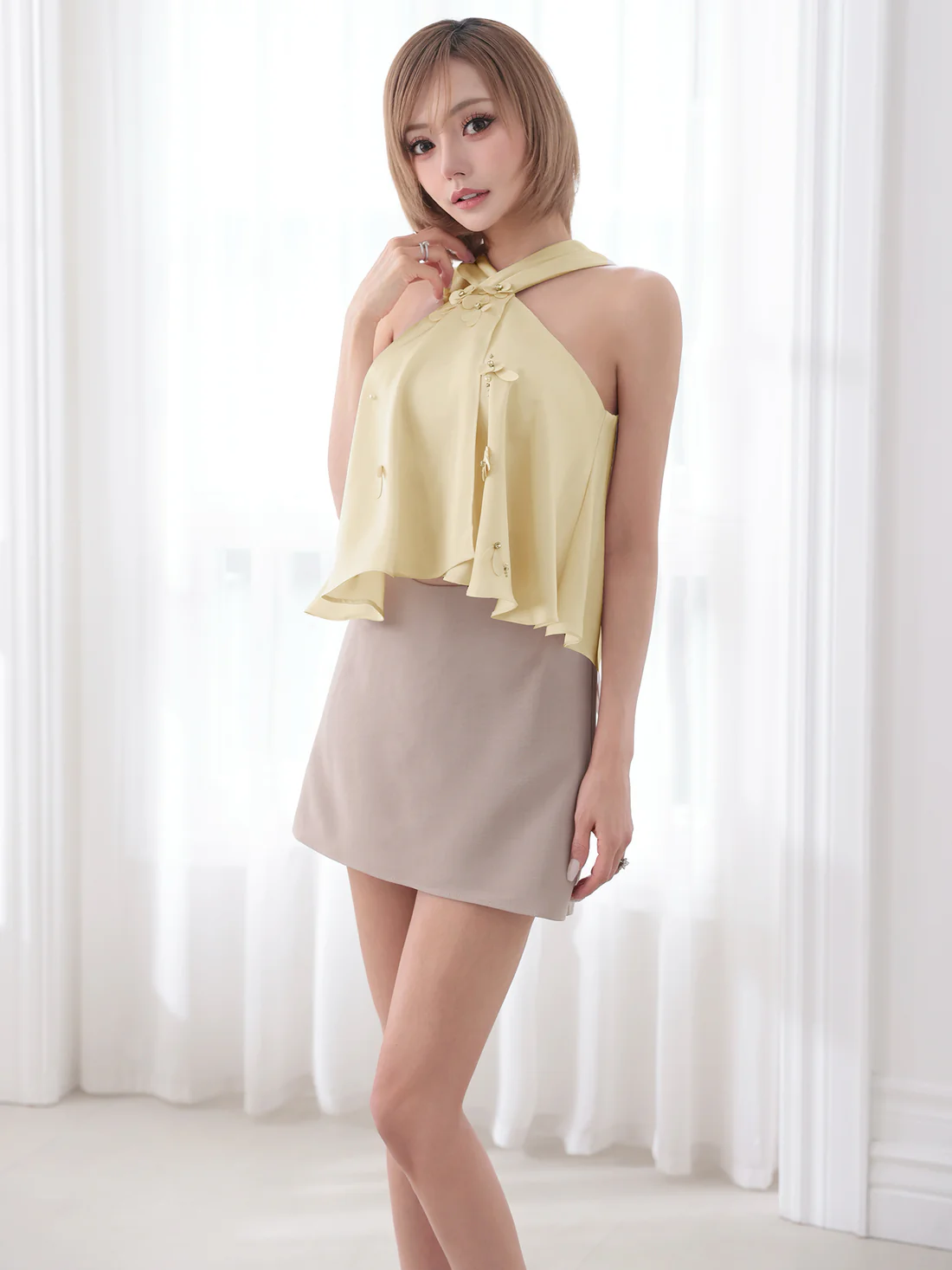 セットアップ ホルターネック シフォン フラワー バイカラー フレアミニドレスのイメージ画像5