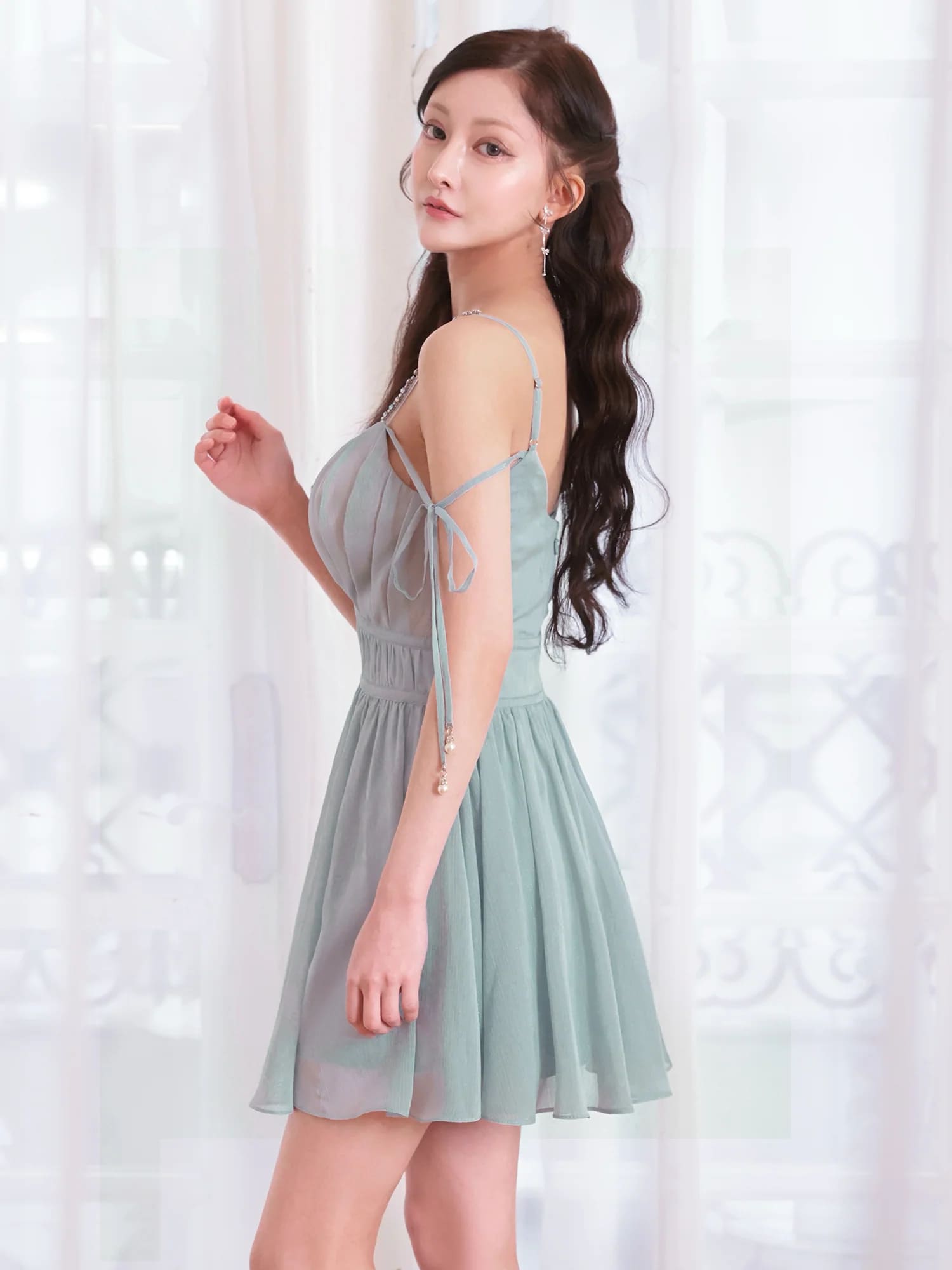 キャミソール リボン Vカット バストビジュー シフォン フレアミニドレスのイメージ画像12