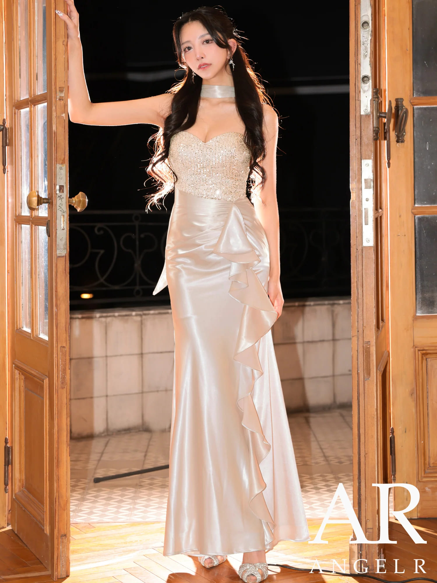 2way ベアトップ ハートカット チョーカー フロントスパンコール フリル マーメイドライン タイトロングドレスのメイン画像
