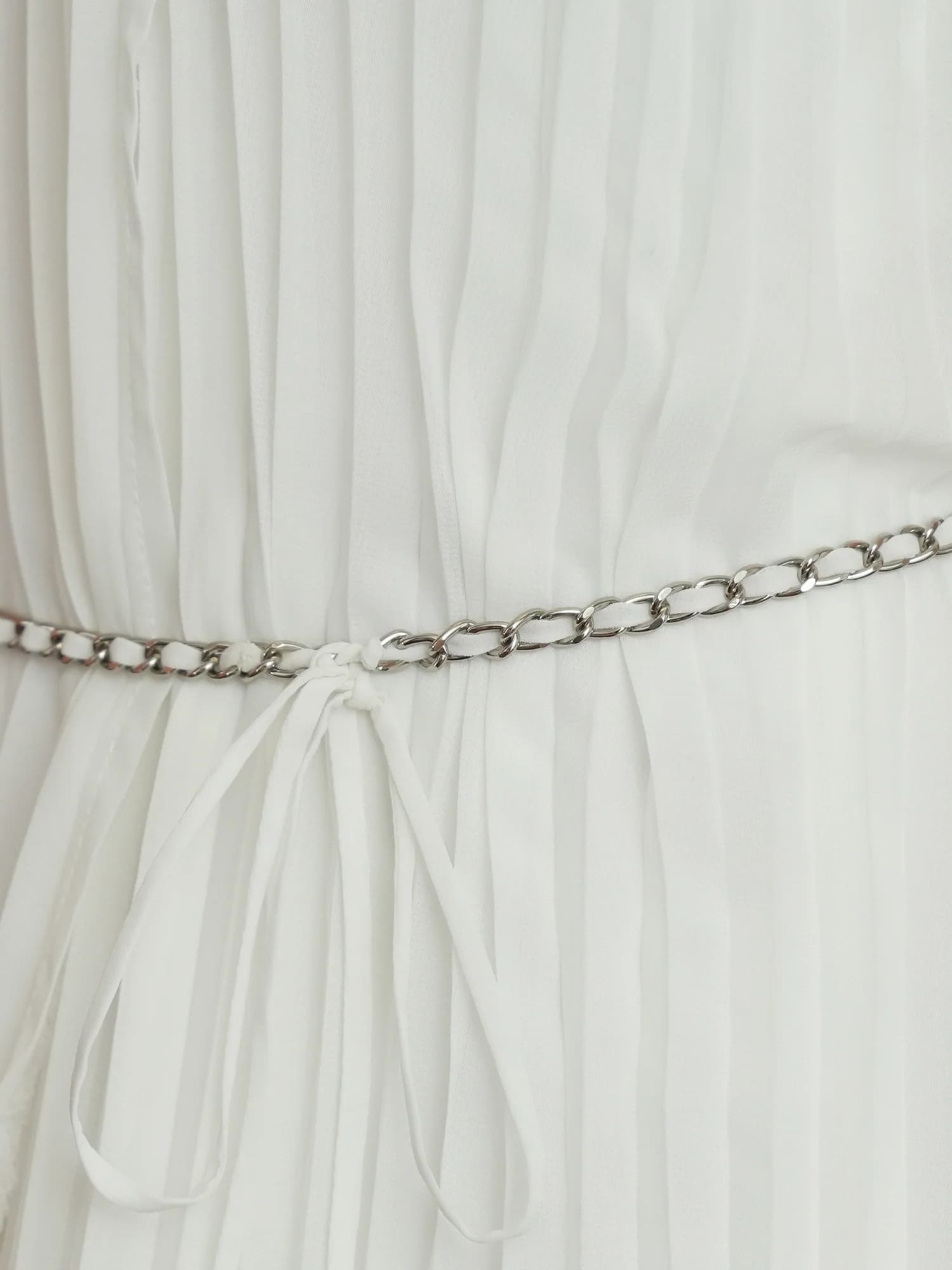 ホルターネック チェーン ベルト プリーツ フリル フレアミニドレスのイメージ画像9