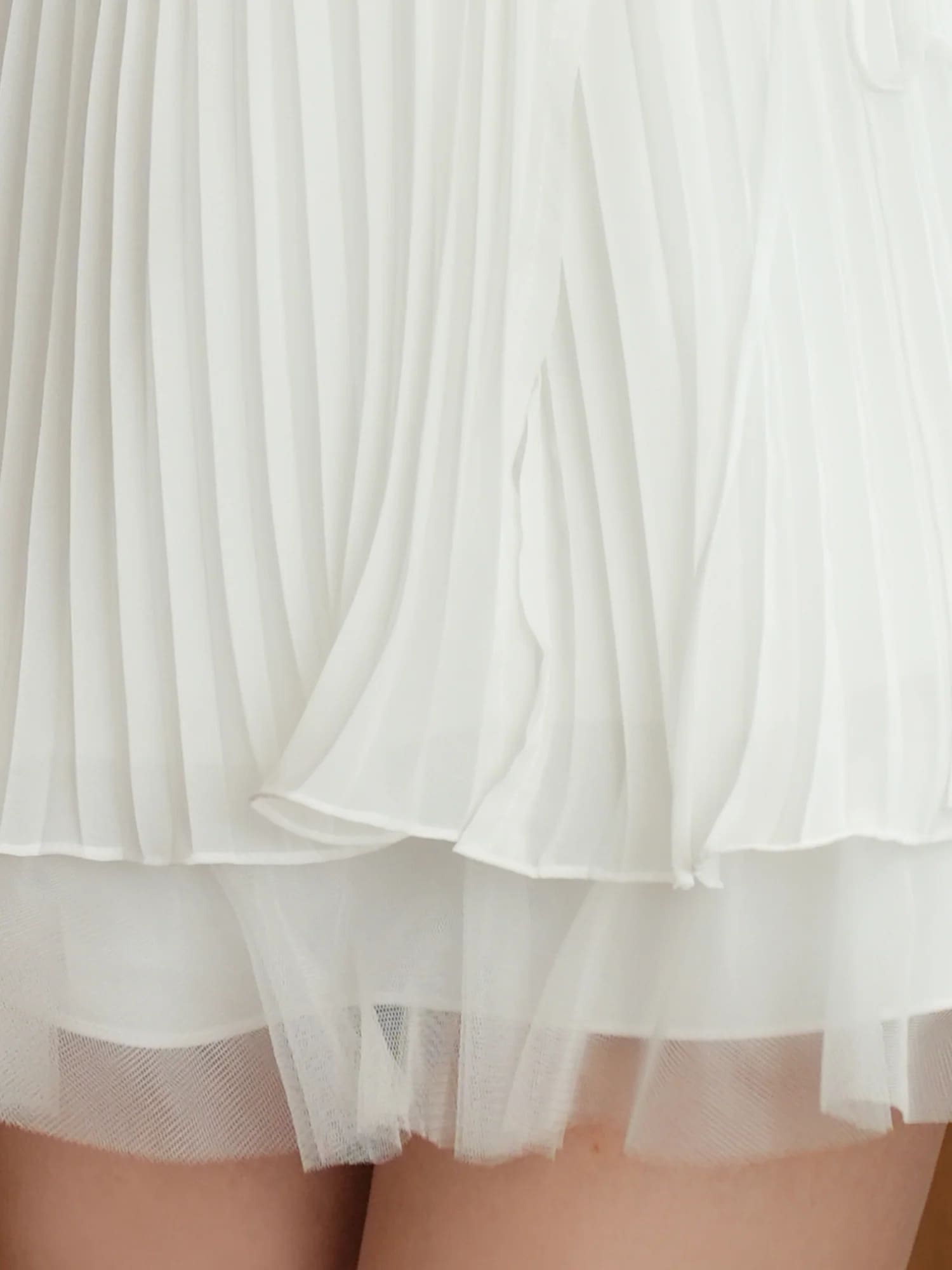 ホルターネック チェーン ベルト プリーツ フリル フレアミニドレスのイメージ画像10