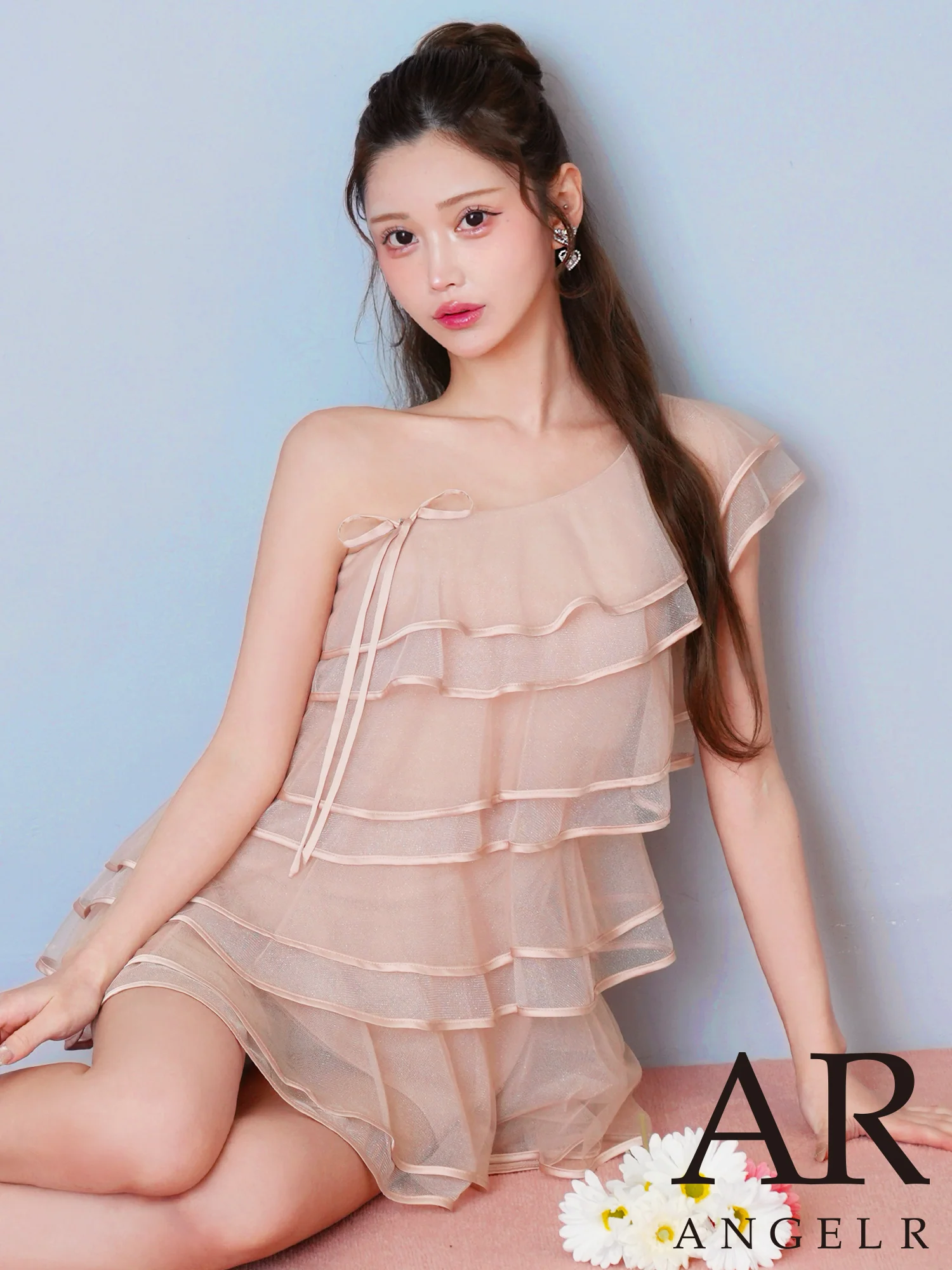 ワンショルダー ティアードフリル チュール サテン シースルー リボン シフォン フレアミニドレスのメイン画像