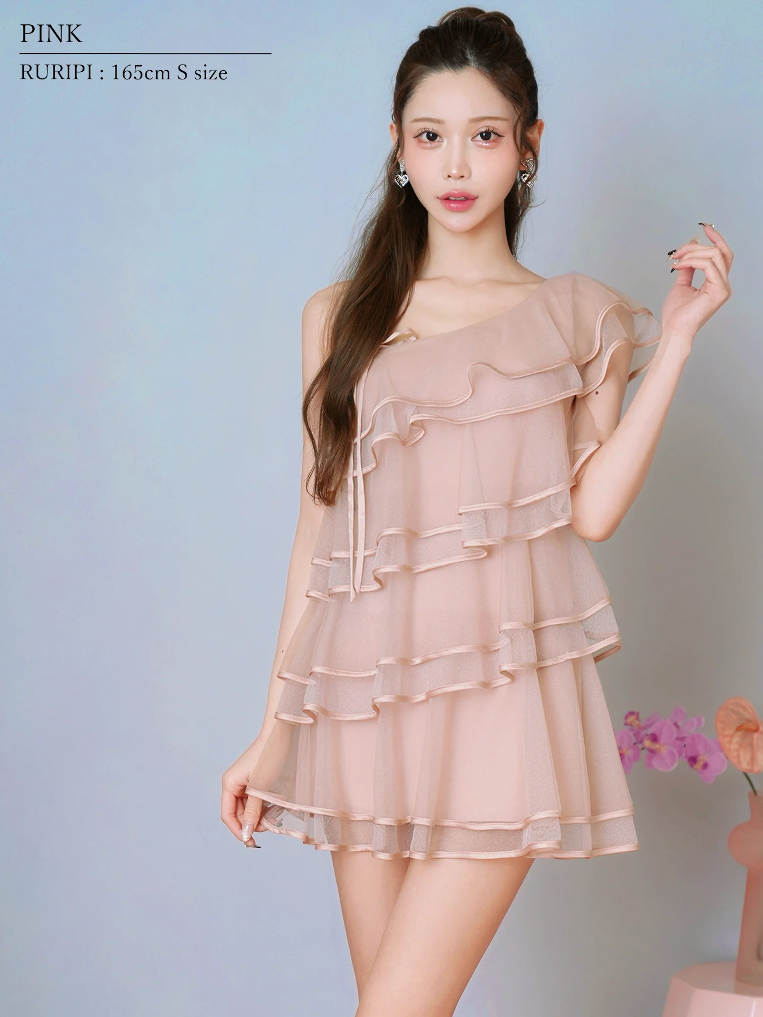 ワンショルダー ティアードフリル チュール サテン シースルー リボン シフォン フレアミニドレスのイメージ画像1