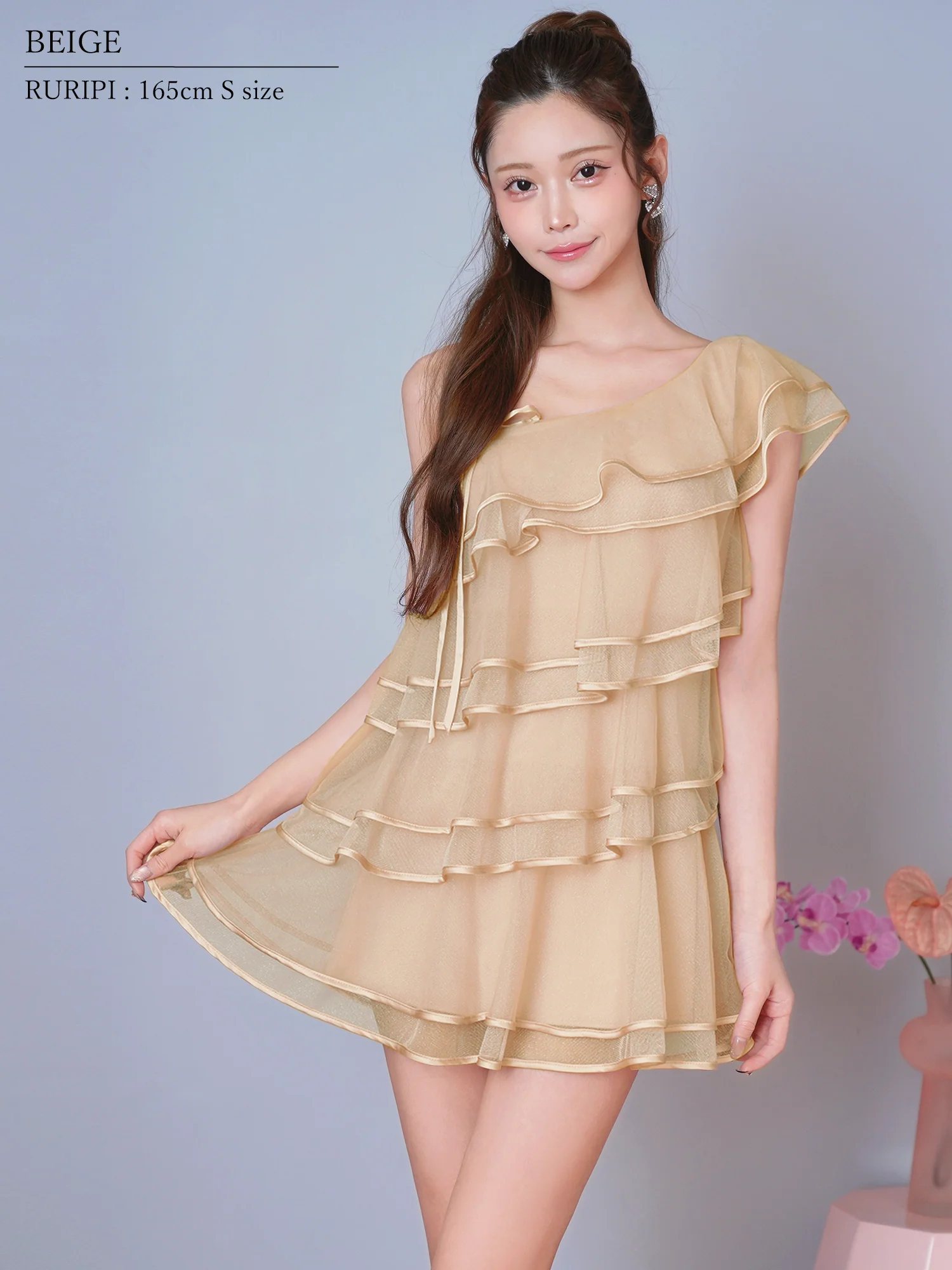 ワンショルダー ティアードフリル チュール サテン シースルー リボン シフォン フレアミニドレスのイメージ画像4