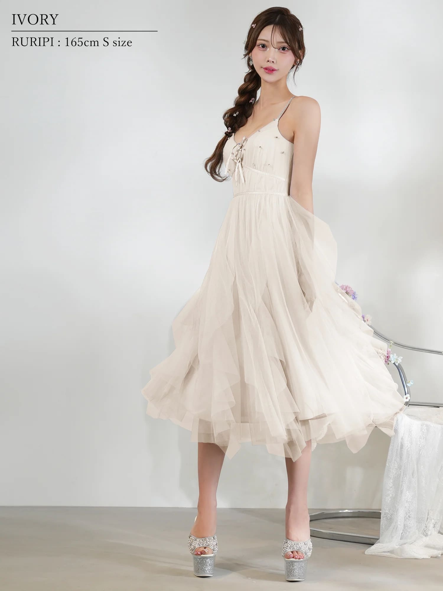 キャミソール バストレースアップ リボン サテン ビジュー フレア 膝丈ドレスのイメージ画像8