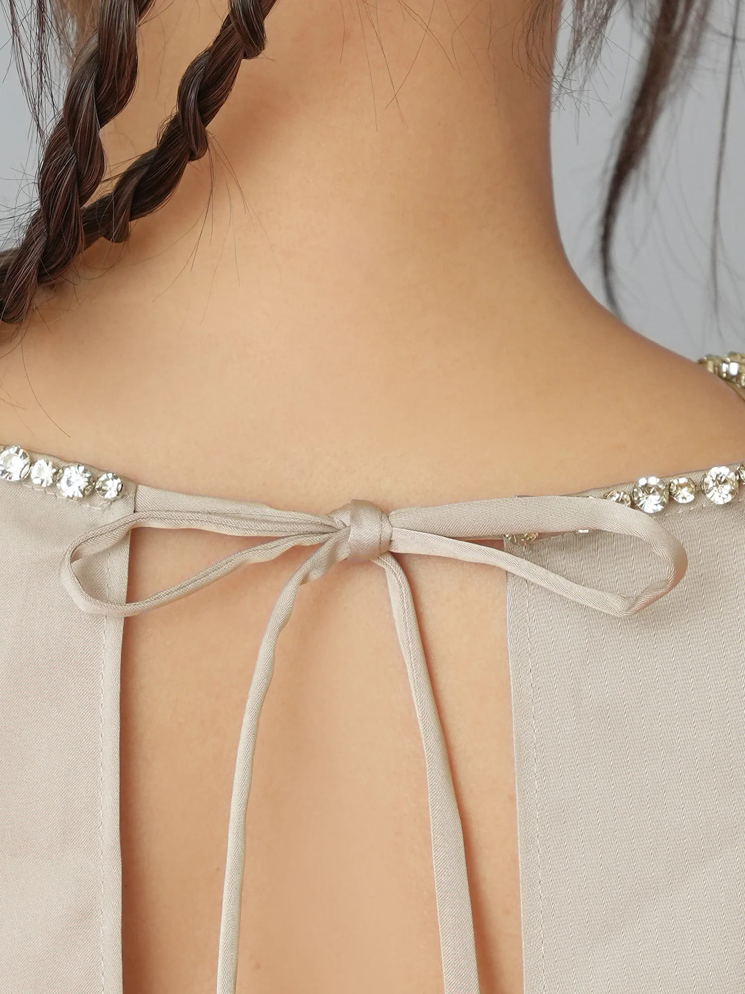 ビジュー ホルターネック ドレープフリル リボン サテン フレアロングドレスのイメージ画像7