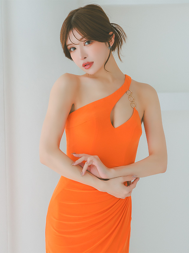 セクシー オープンバスト ホルターネック フロントチャーム ベアシルエット ウエストギャザー ジップデザイン 膝丈ドレスのイメージ画像3