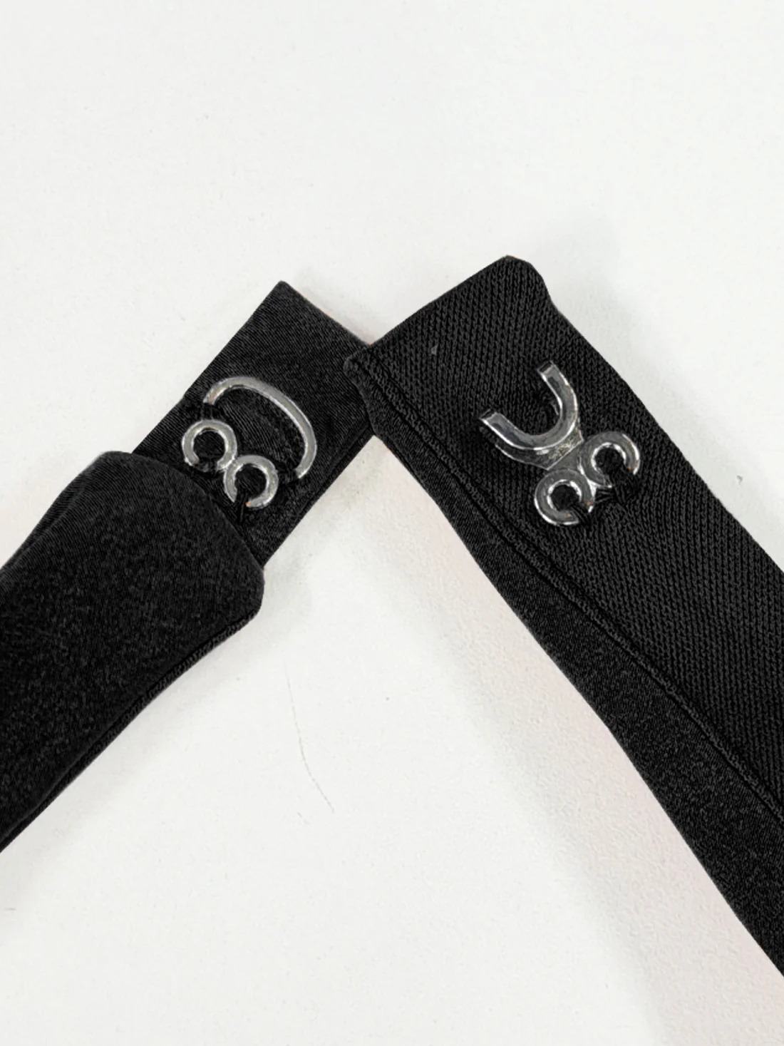 ドレープ ホルターネック ウエストツイスト バックオープン セクシー ワンカラー タイト 膝丈ドレスのイメージ画像11