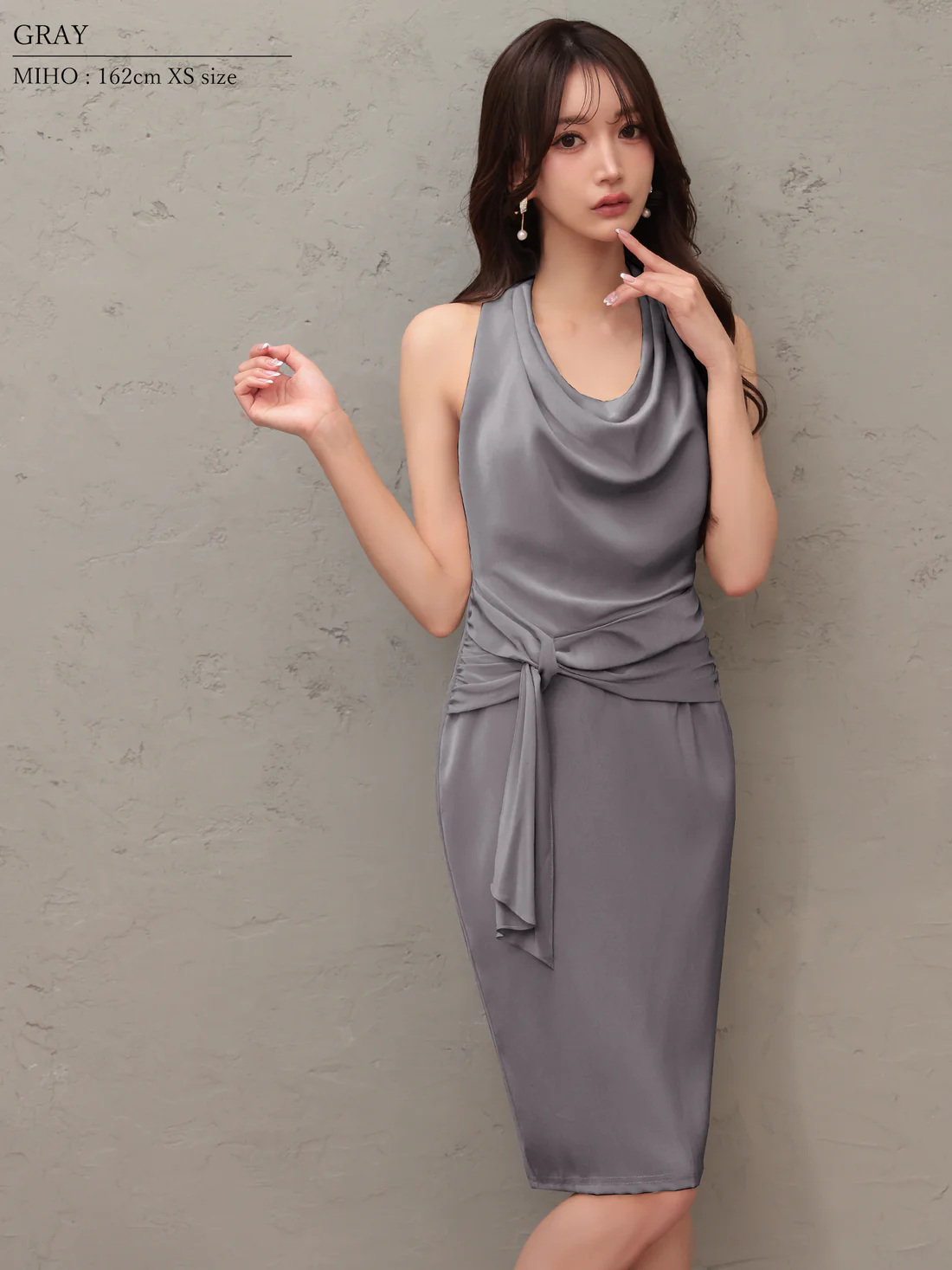 ドレープ ホルターネック ウエストツイスト バックオープン セクシー ワンカラー タイト 膝丈ドレスのイメージ画像3