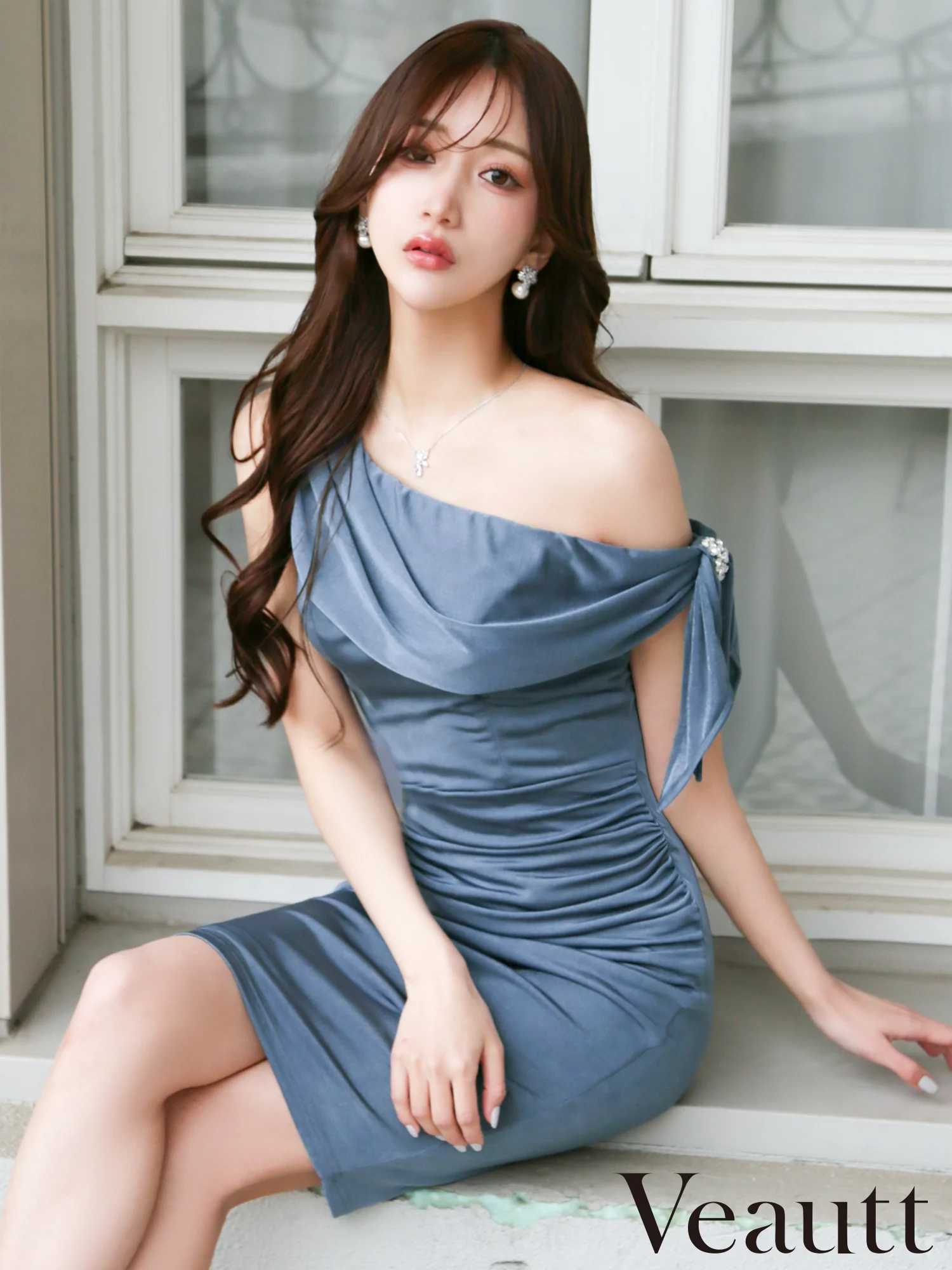 ドレープ ホルターネック ウエストツイスト バックオープン セクシー ワンカラー タイト 膝丈ドレスのメイン画像