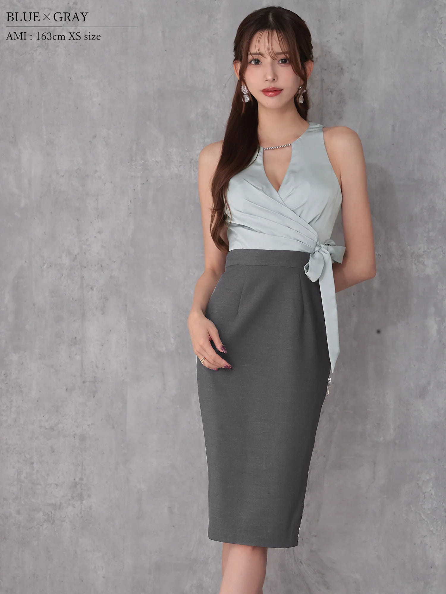 ノースリーブ バストタック チェーン ウエストクロス リボン ジップデザイン バイカラー 膝丈ドレスのイメージ画像3