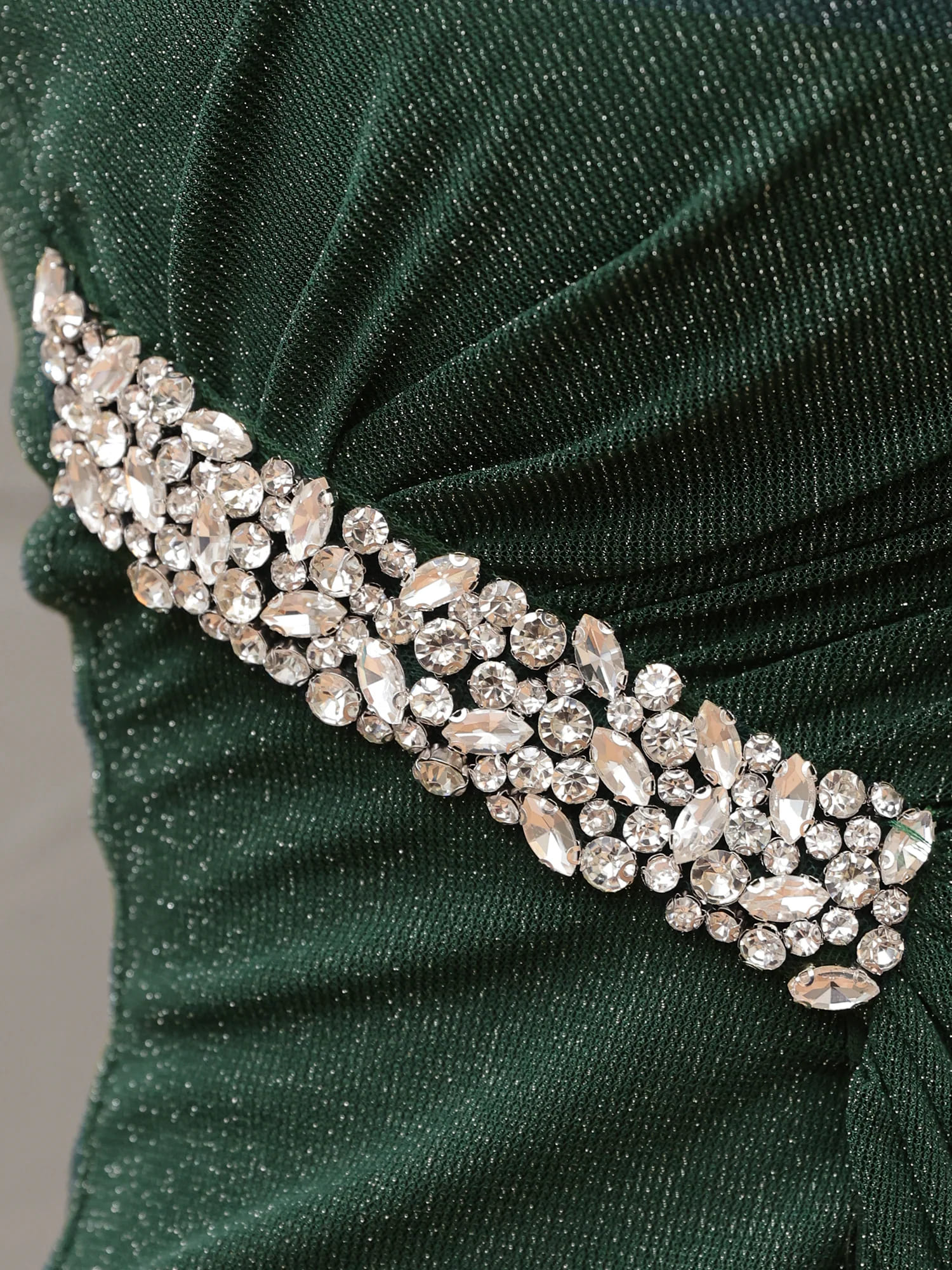 ワンショルダー ウエストカット タック ビジュー スリット タイト 膝丈ドレスのイメージ画像10