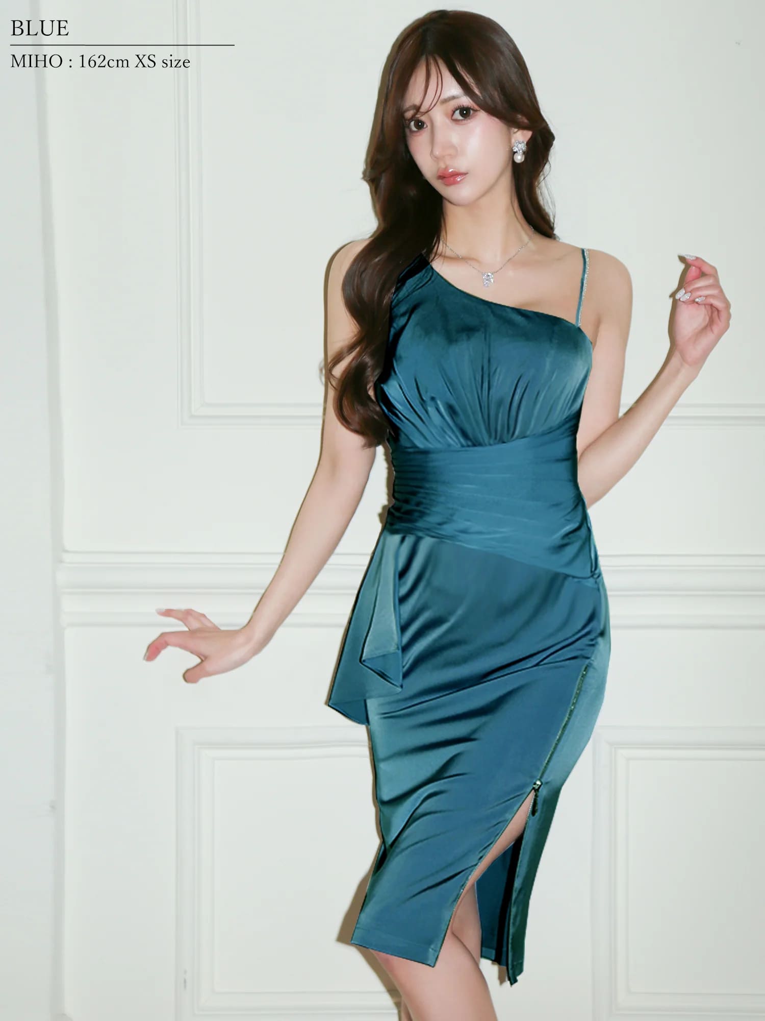 アシンメトリーショルダー ウエストマーク フリル タック ジップデザイン タイト 膝丈ドレスのイメージ画像2