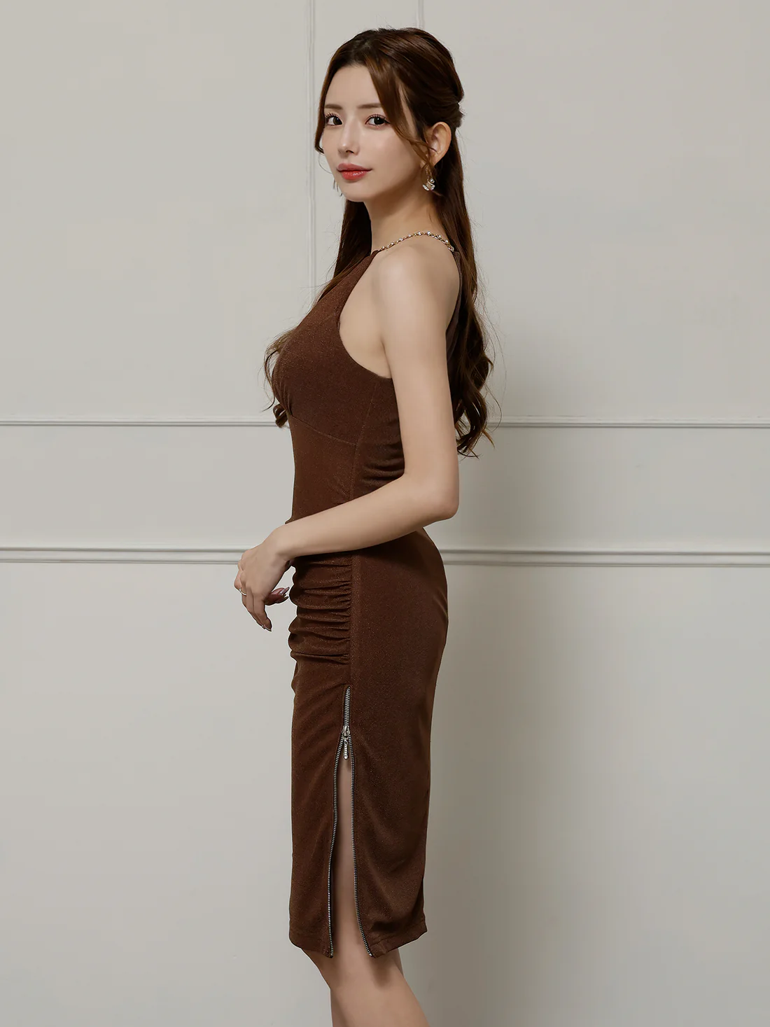 ホルターネック ビジューチェーン シンプル ジップデザイン フロントシアー 膝丈ドレス画像9
