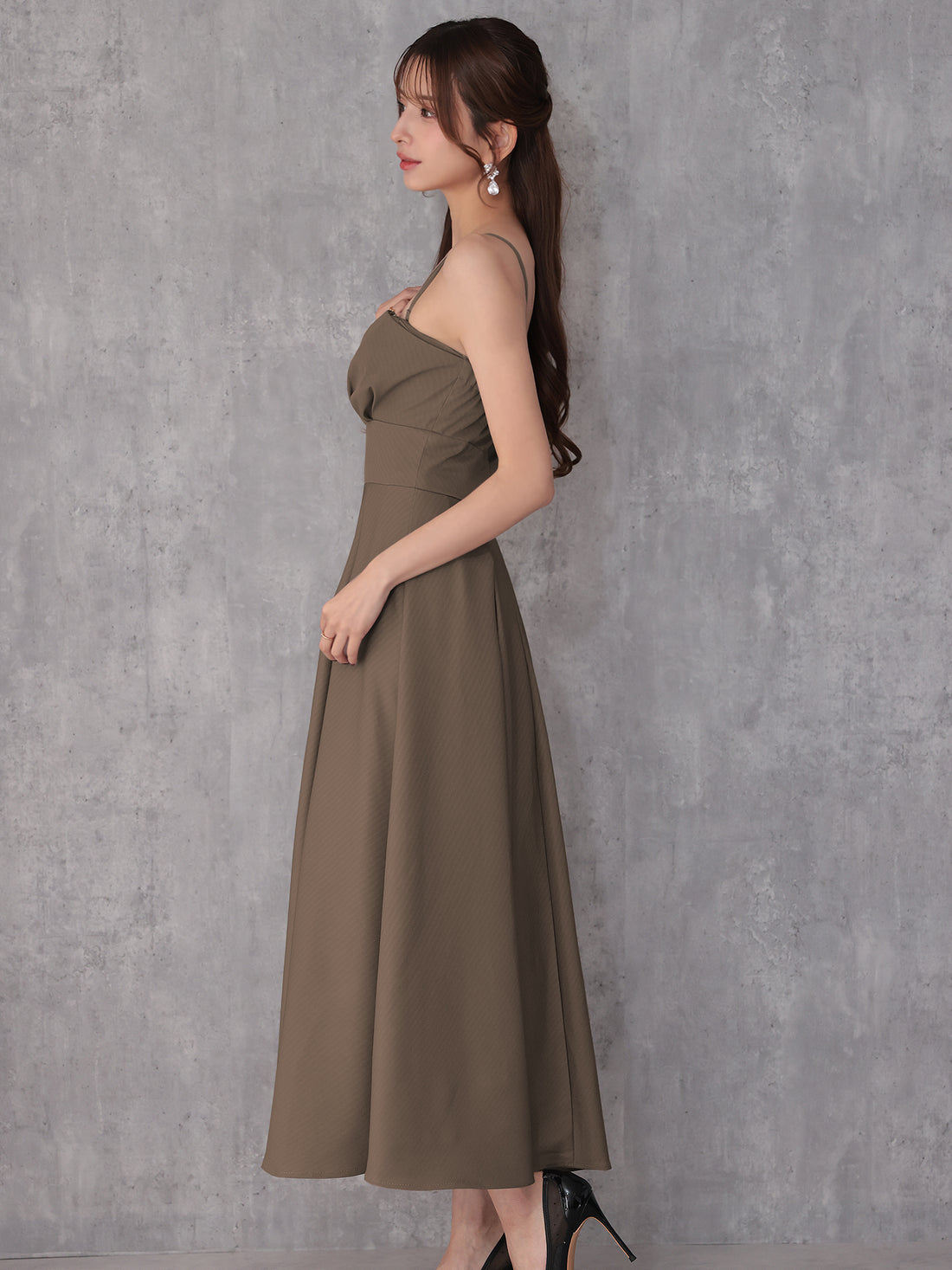 2way ベアトップ キャミソール バストタック ウエストマーク プリーツ エレガント ワンカラー Aラインロングドレスのイメージ画像7