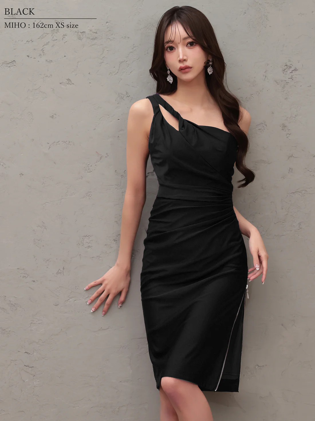 ワンショルダー アシンメトリー ウエストタック バイカラー ジップデザイン スリット タイト 膝丈ドレスのイメージ画像7