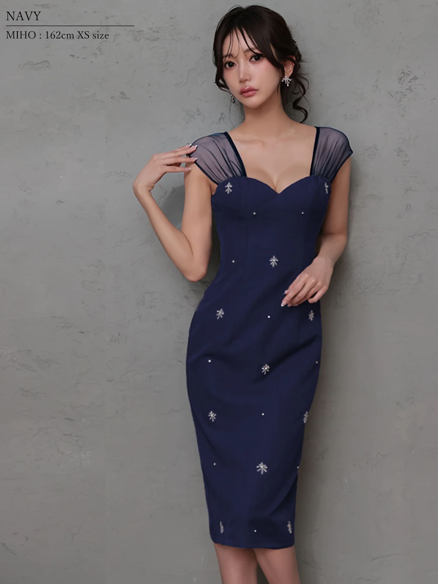 ノースリーブ シアー ハートカット ビジュー 膝丈ドレスのイメージ画像2