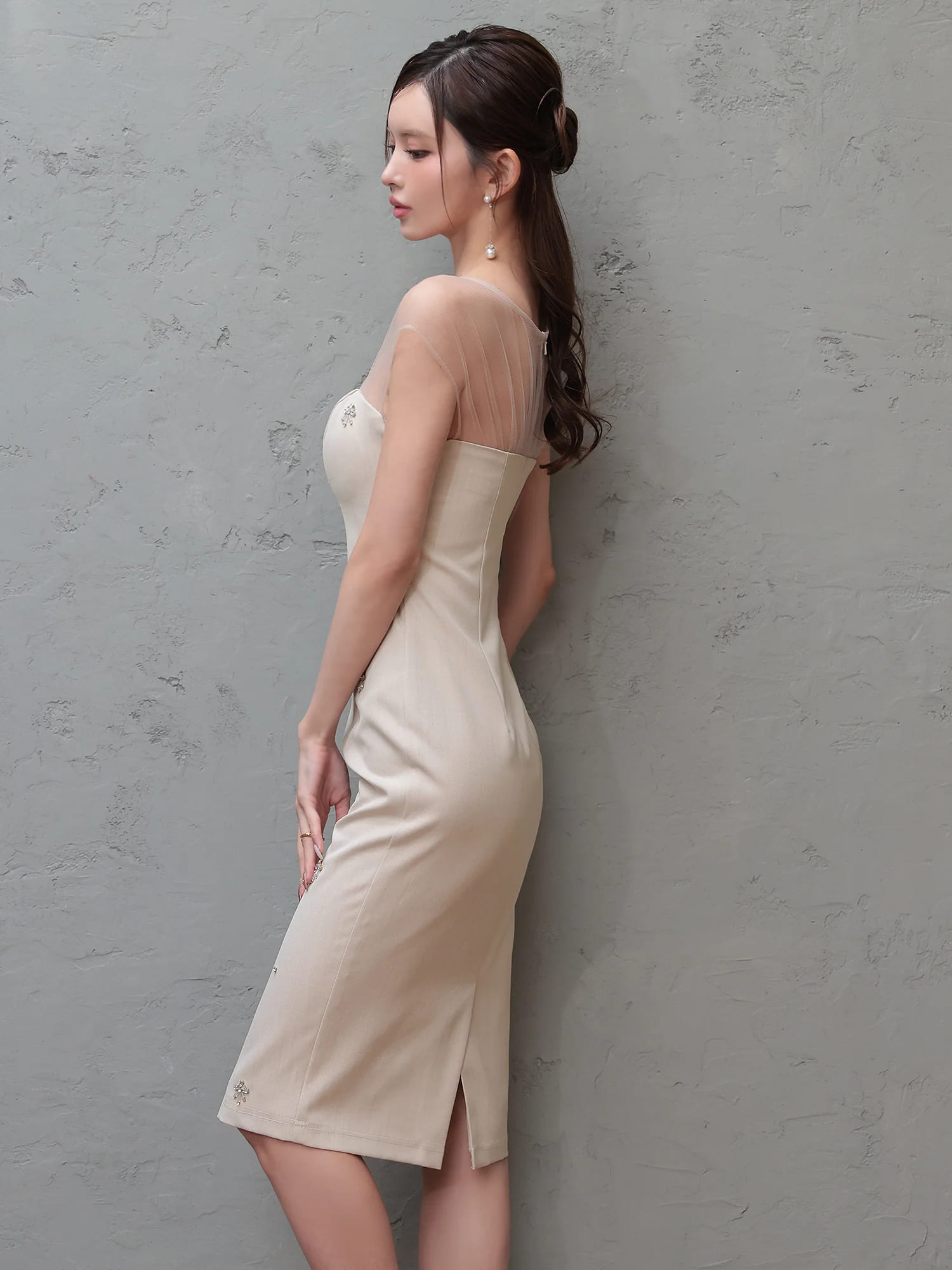 ノースリーブ シアー ハートカット ビジュー 膝丈ドレスのイメージ画像6