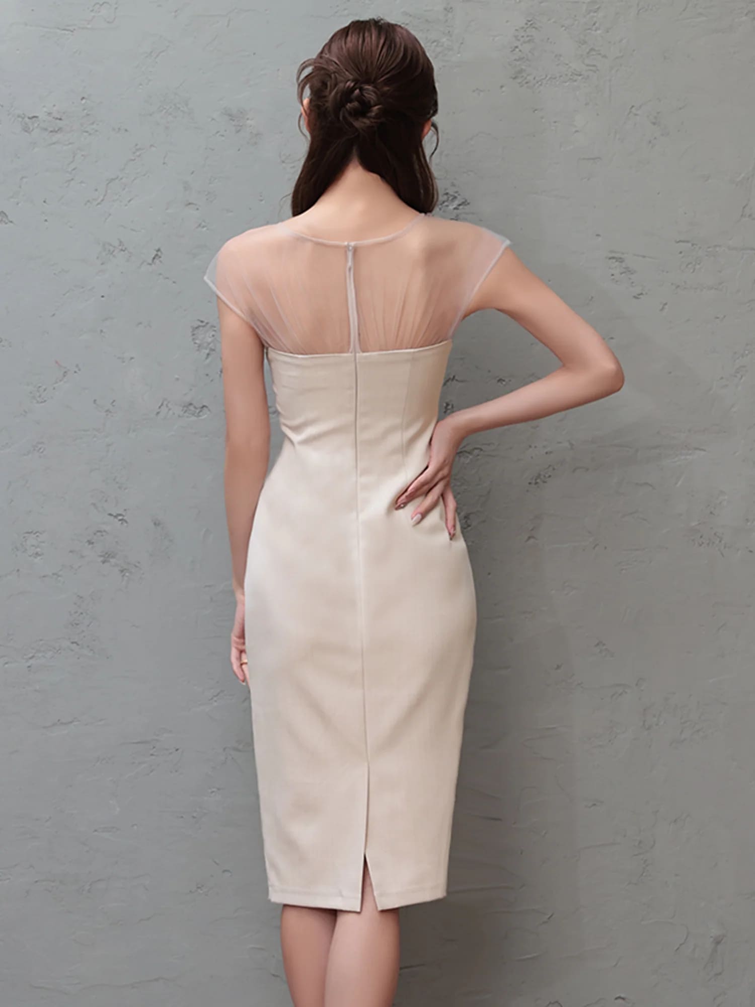 ノースリーブ シアー ハートカット ビジュー 膝丈ドレスのイメージ画像7