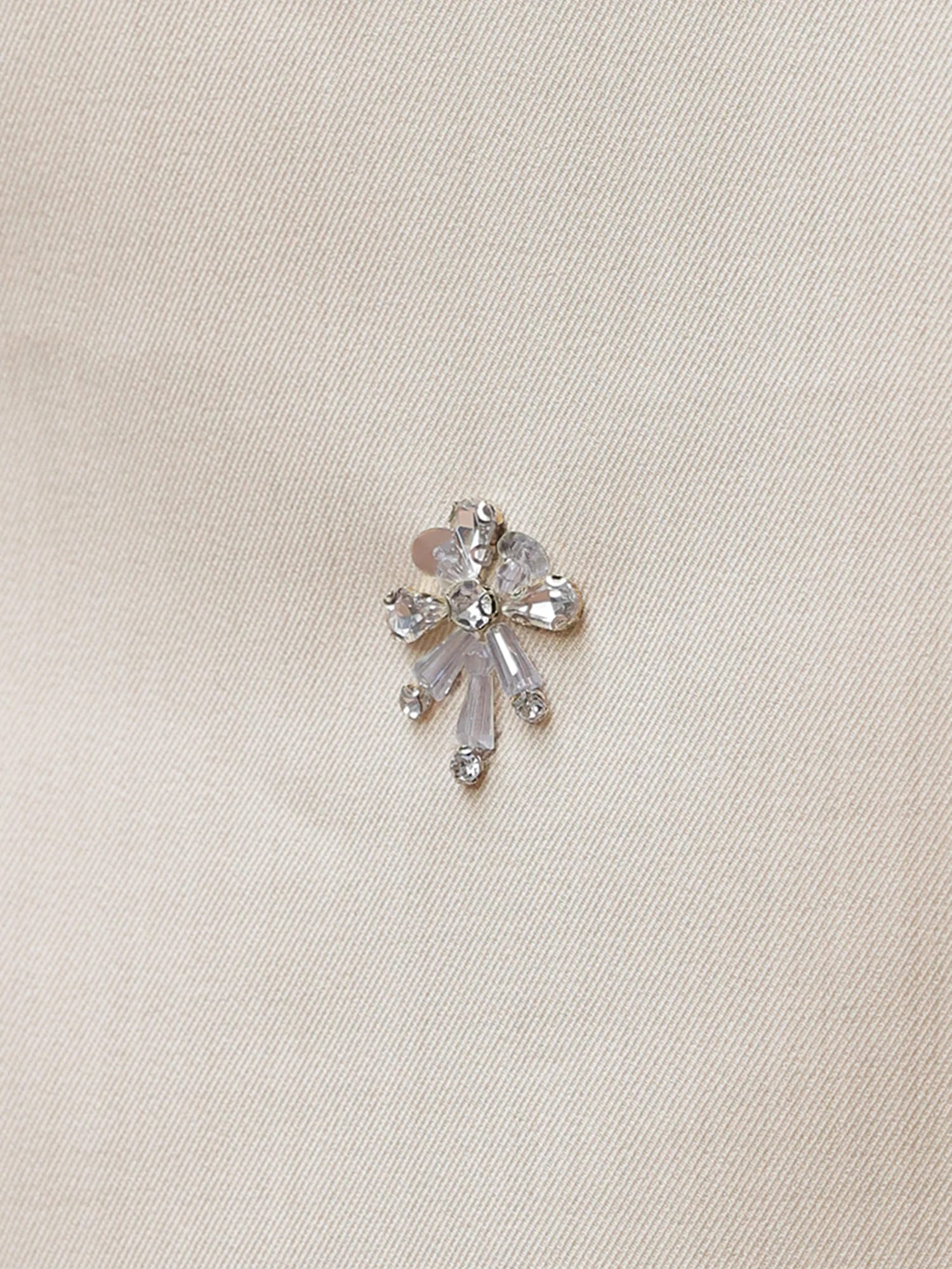 ノースリーブ シアー ハートカット ビジュー 膝丈ドレスのイメージ画像8