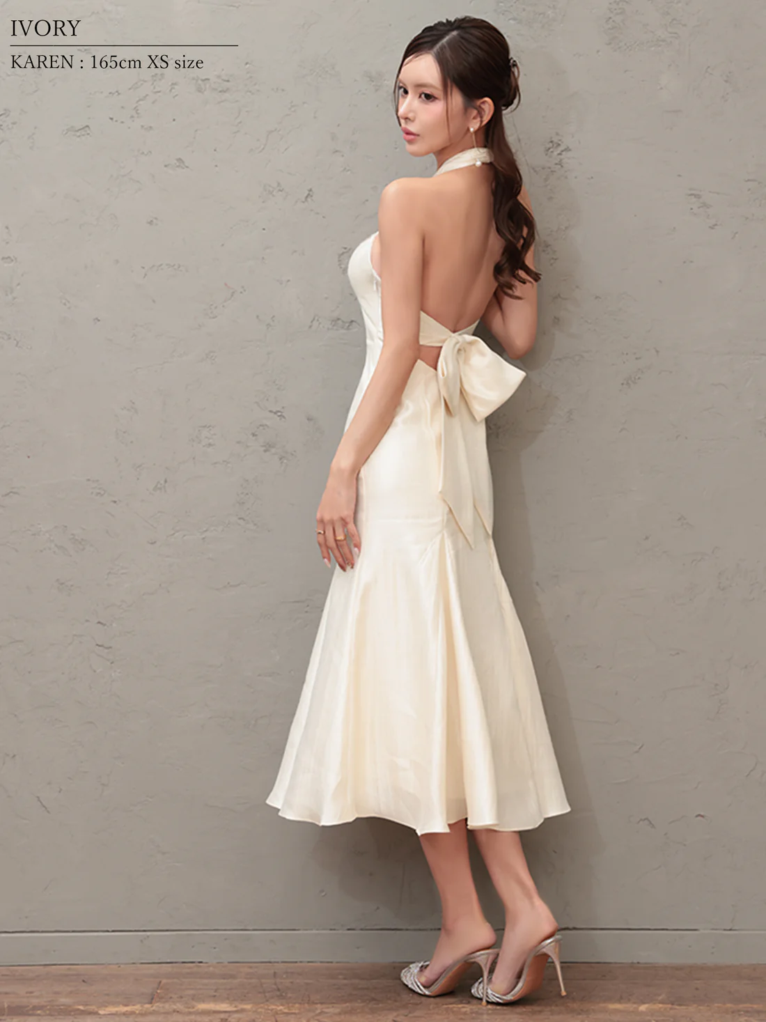 ホルターネック バックリボン クロスデザイン バックオープン ワンカラー マーメイドロングドレスのイメージ画像2