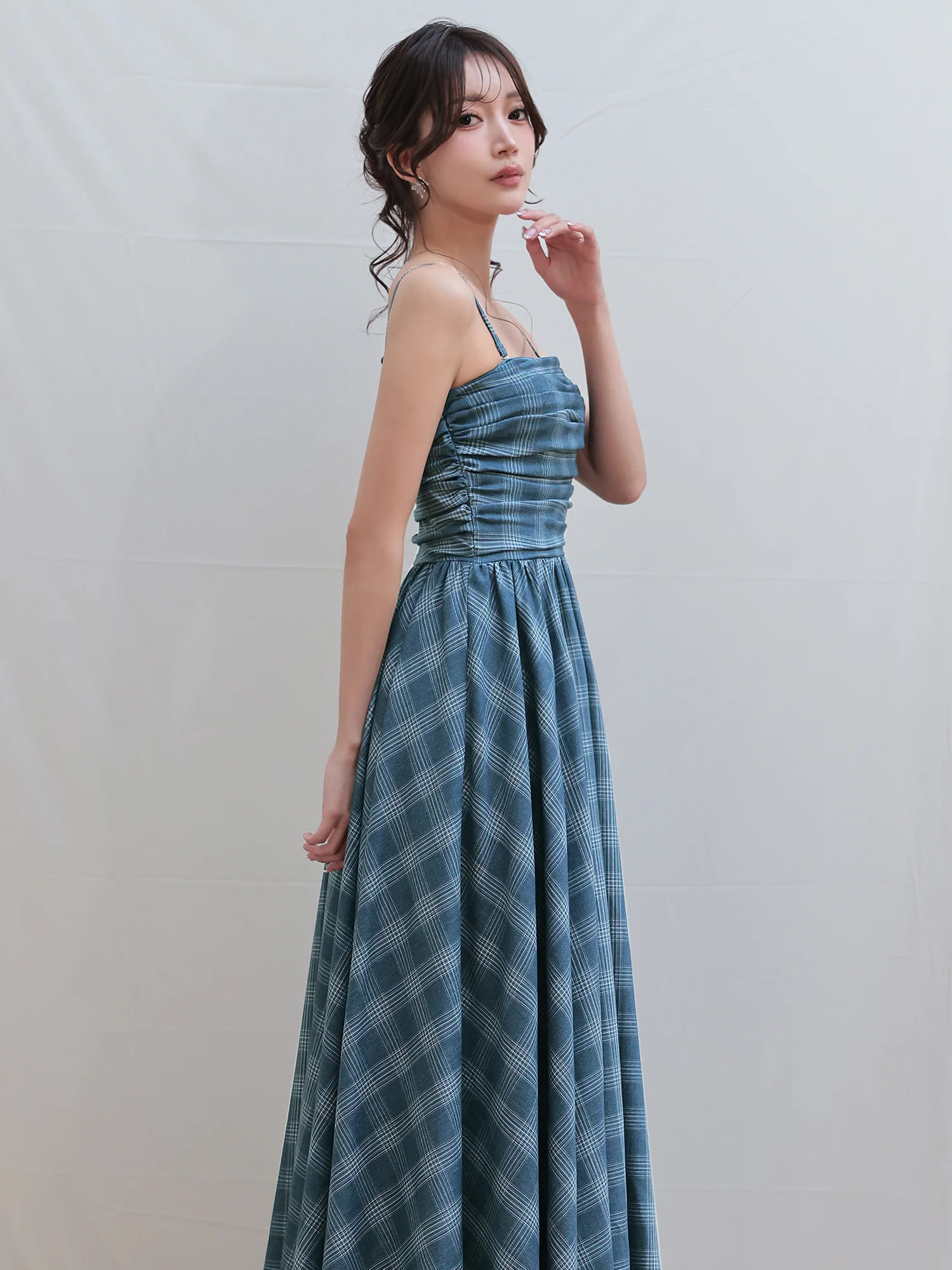 2way ベアトップ キャミソール ギャザー チェック柄 フレア 膝丈ドレスのイメージ画像6