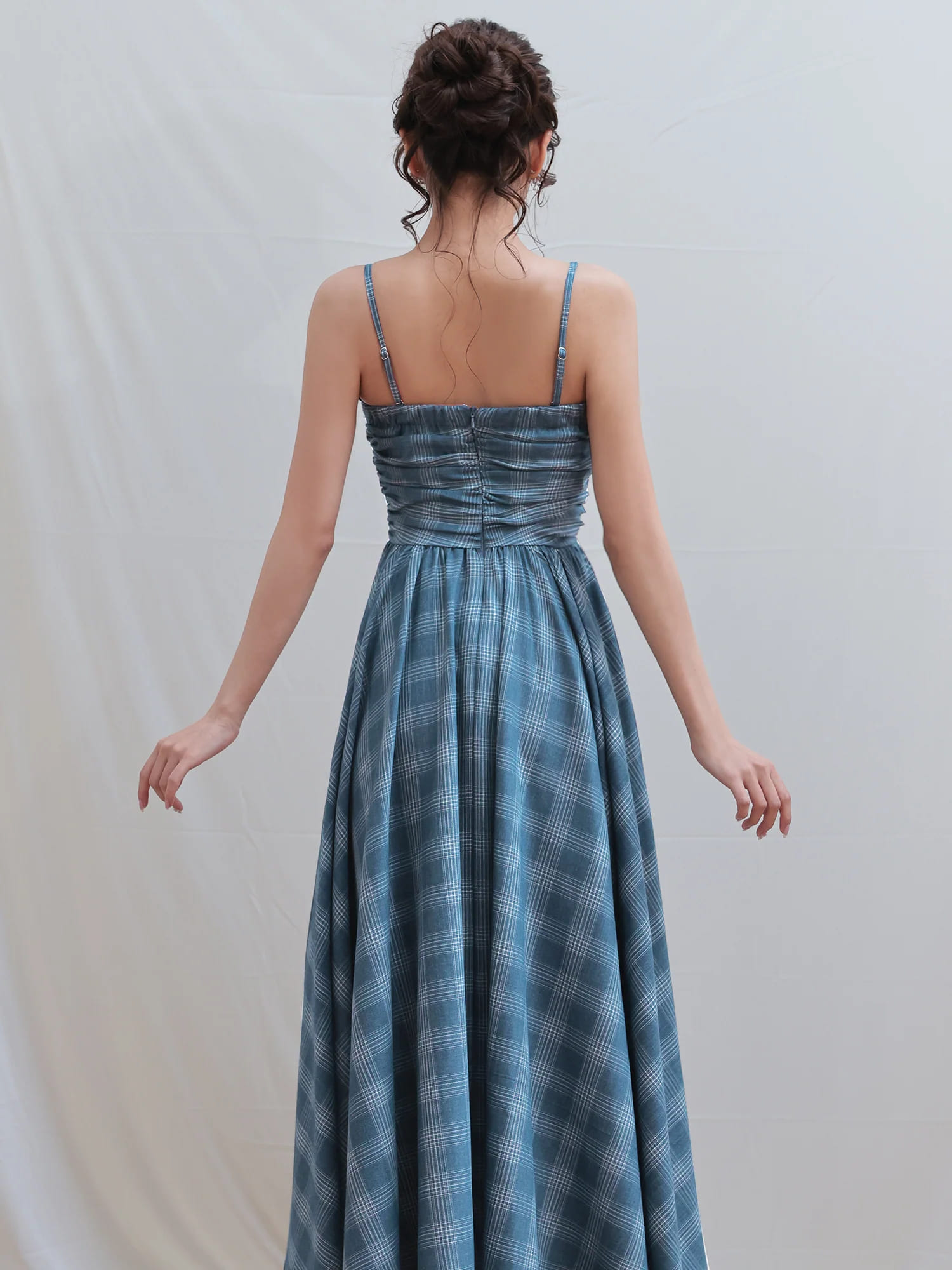 2way ベアトップ キャミソール ギャザー チェック柄 フレア 膝丈ドレスのイメージ画像7