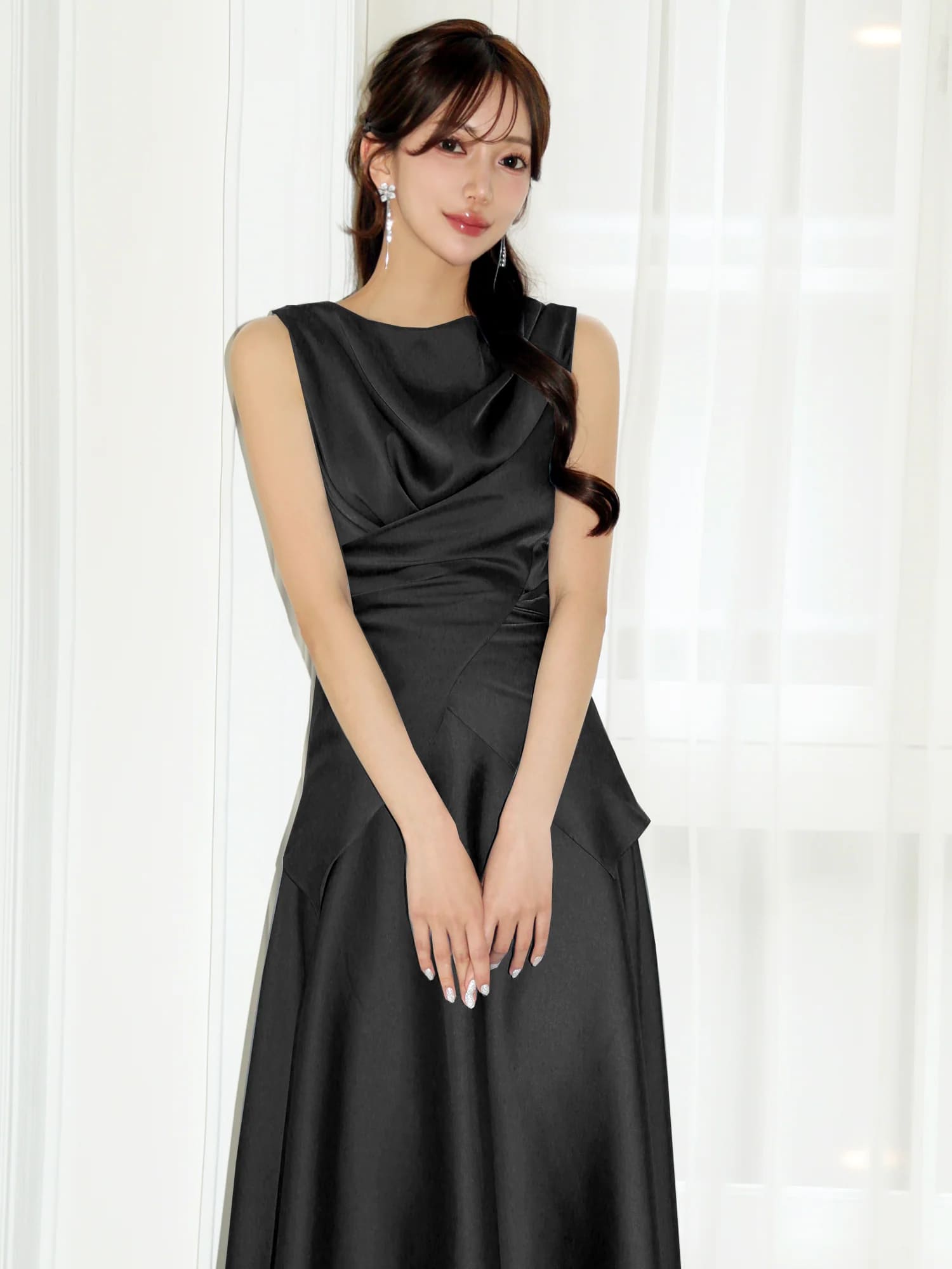 ノースリーブ ドレープ ウエストクロスデザイン バックリボン セットアップ フレア 膝丈ドレスのイメージ画像6