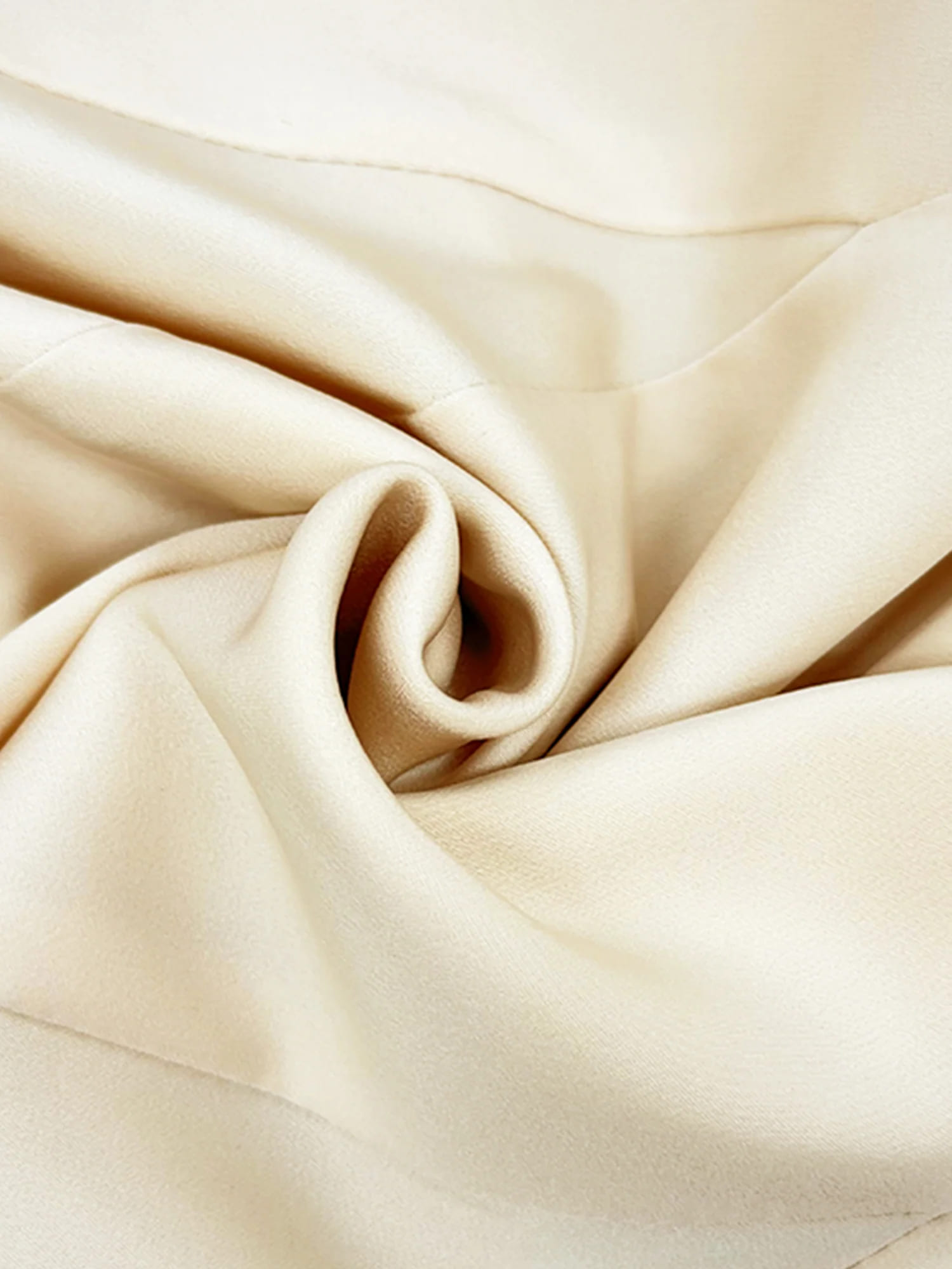 長袖 アシンメトリーデザイン ドレープ ビジュー ラメ フレア 膝丈ドレスのイメージ画像12