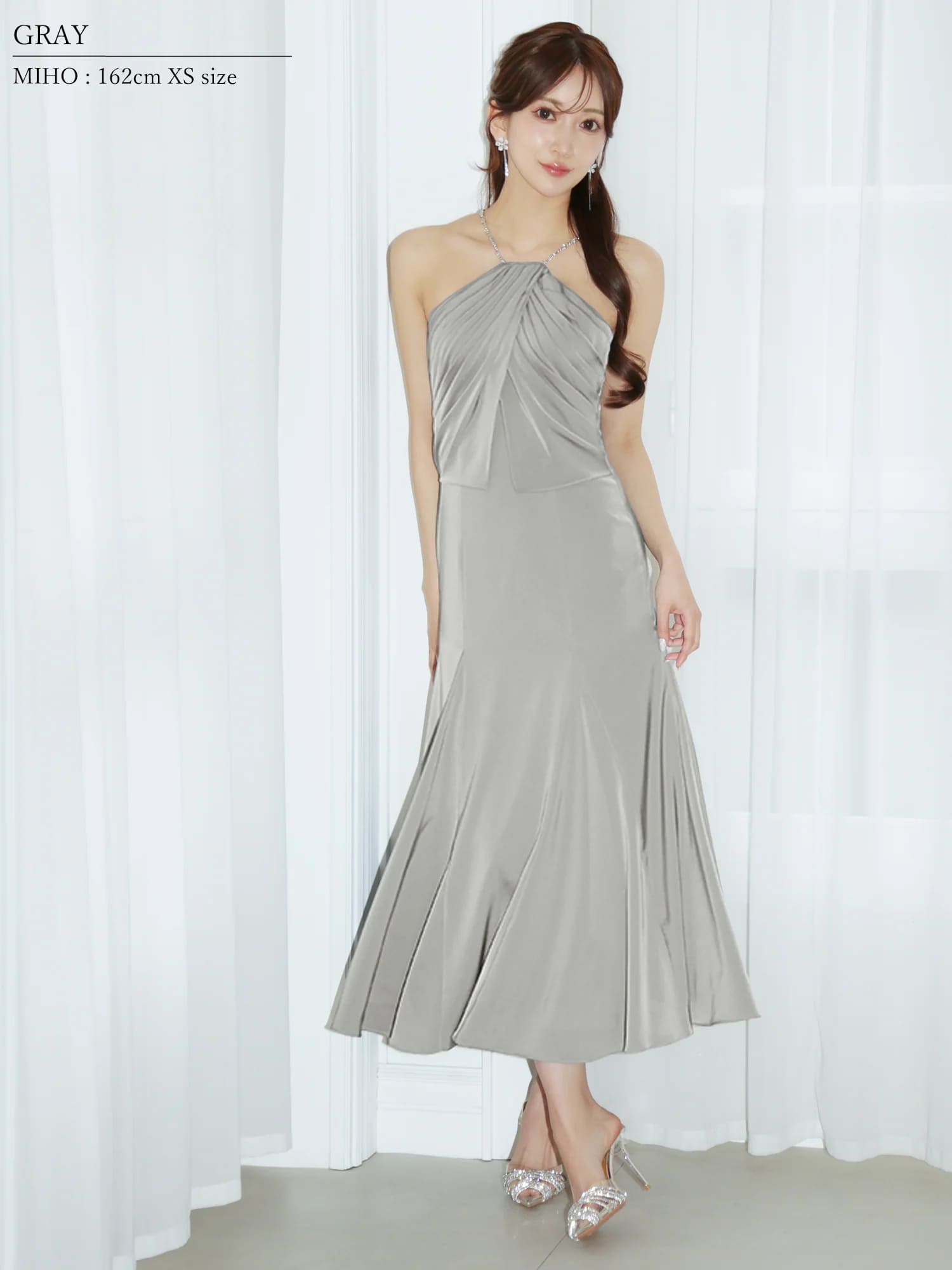 長袖 アシンメトリーデザイン ドレープ ビジュー ラメ フレア 膝丈ドレスのイメージ画像3