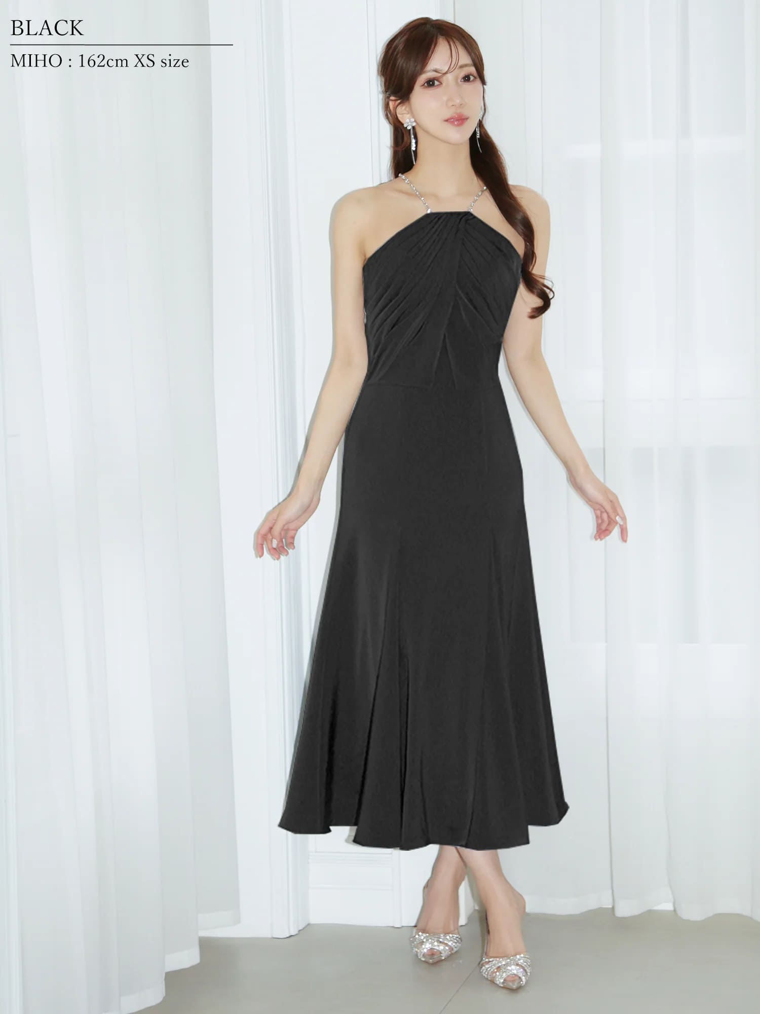 長袖 アシンメトリーデザイン ドレープ ビジュー ラメ フレア 膝丈ドレスのイメージ画像5