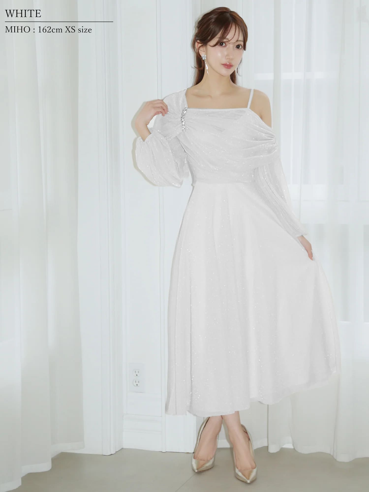 長袖 アシンメトリーデザイン ドレープ ビジュー ラメ フレア 膝丈ドレスのイメージ画像3