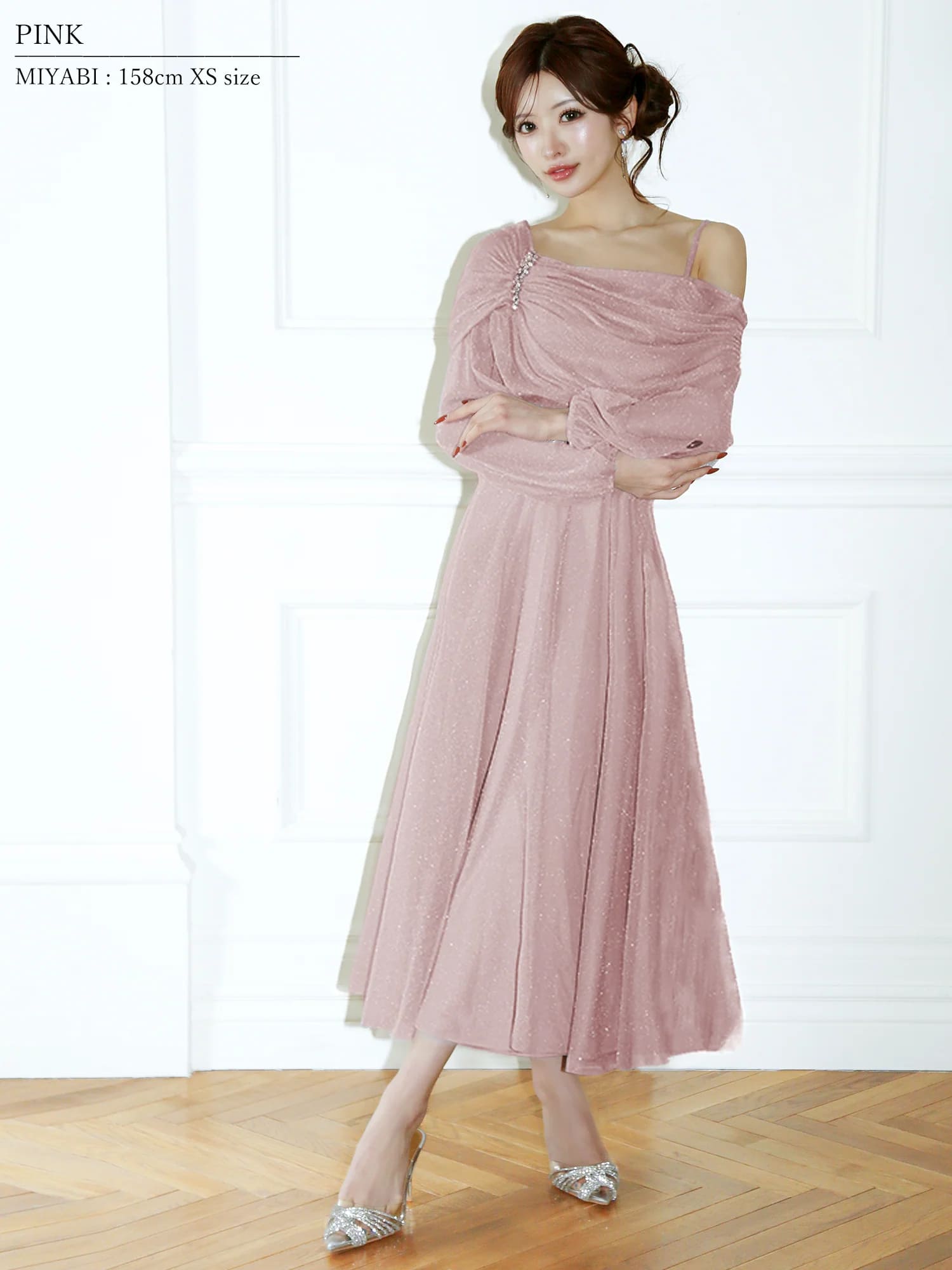 長袖 アシンメトリーデザイン ドレープ ビジュー ラメ フレア 膝丈ドレスのイメージ画像5