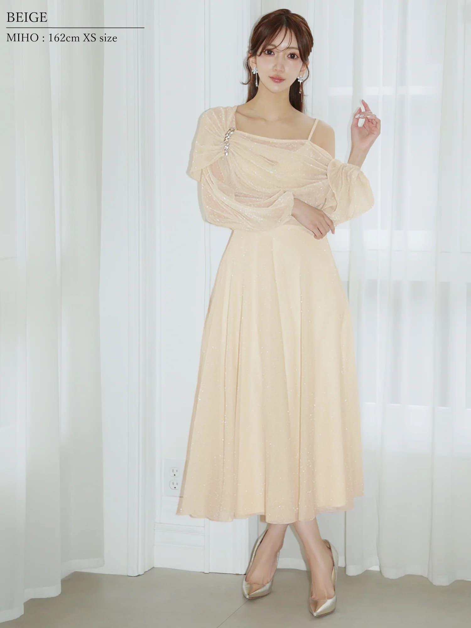 長袖 アシンメトリーデザイン ドレープ ビジュー ラメ フレア 膝丈ドレスのイメージ画像7