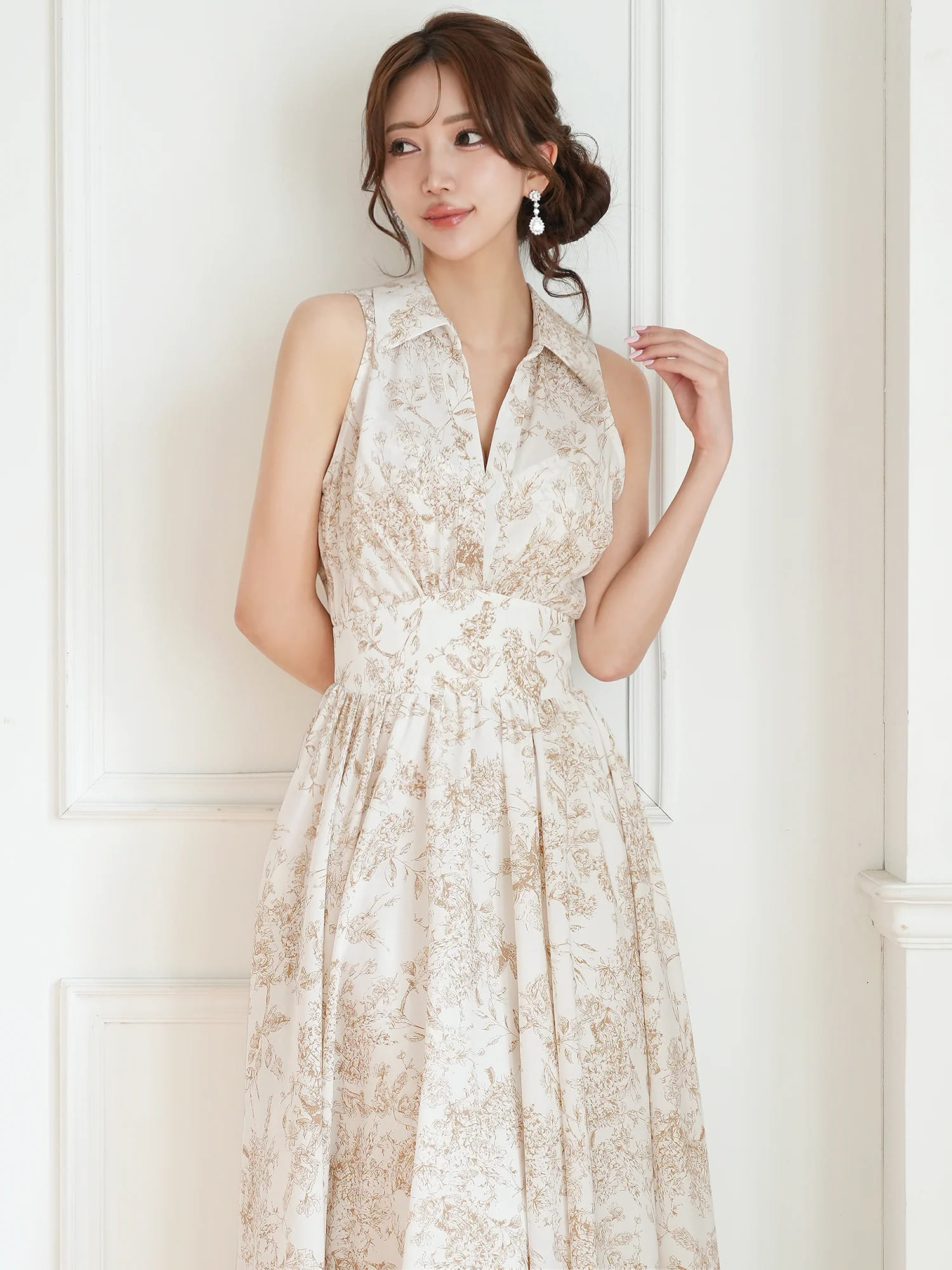 襟付き ノースリーブ Vネックデザイン ウエストマーク 花柄 Aラインロングドレスのイメージ画像6
