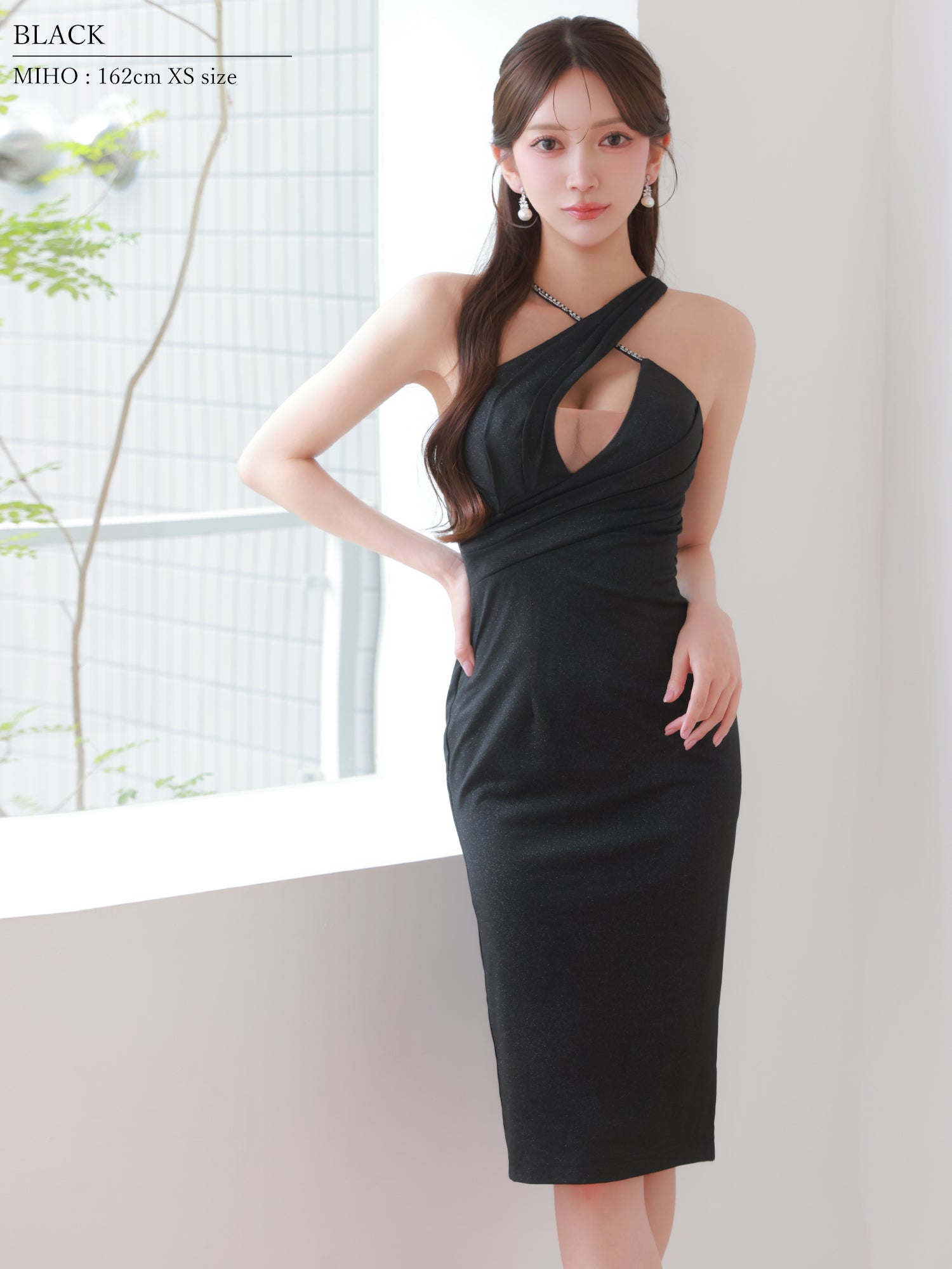 アシンメトリー クロスネック ビジュー バストカット タック ラメ タイト膝丈ドレスのイメージ画像7