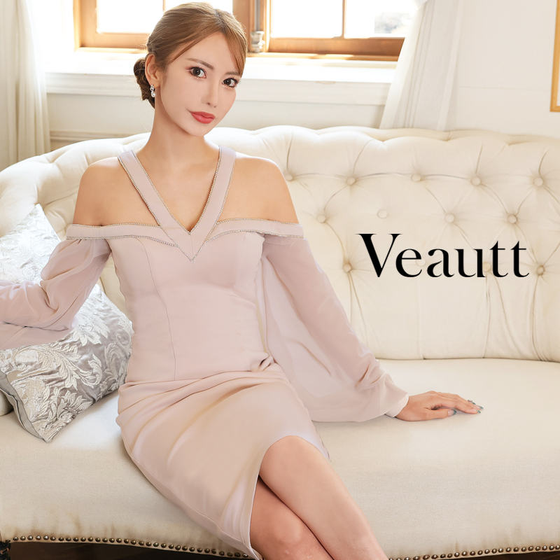 【Veautt/ヴュート】ワンカラーVカット オープンショルダー シースルー 袖あり タイトひざ丈ドレスのメイン画像1