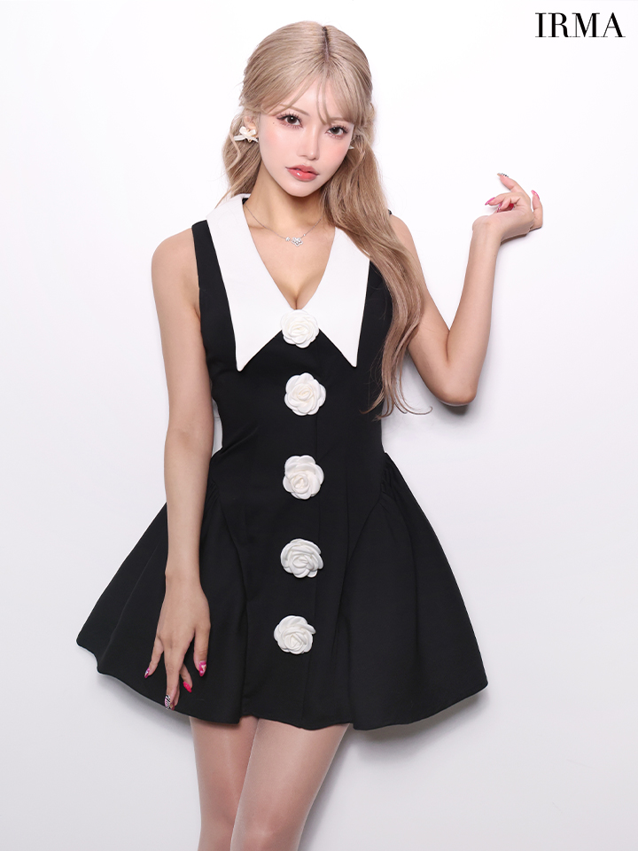 ノースリーブ Vカット 立体フラワーモチーフ 襟デザイン フレアミニドレスのイメージ画像3