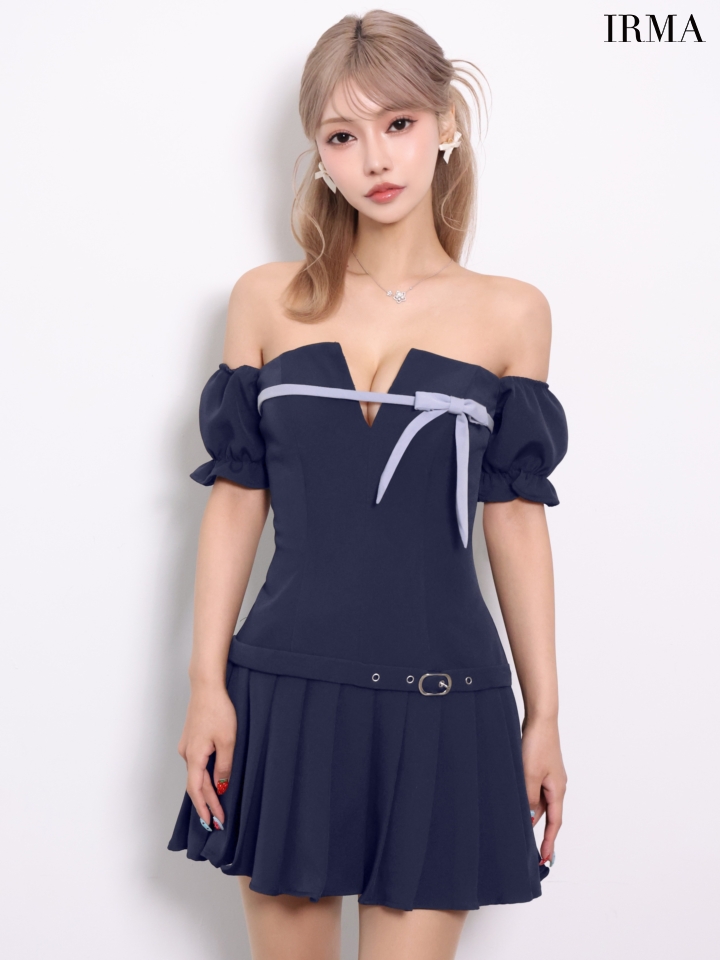 オフショルダー パフスリーブ バストカット リボン ベルトデザイン プリーツ フレアミニドレスのイメージ画像2